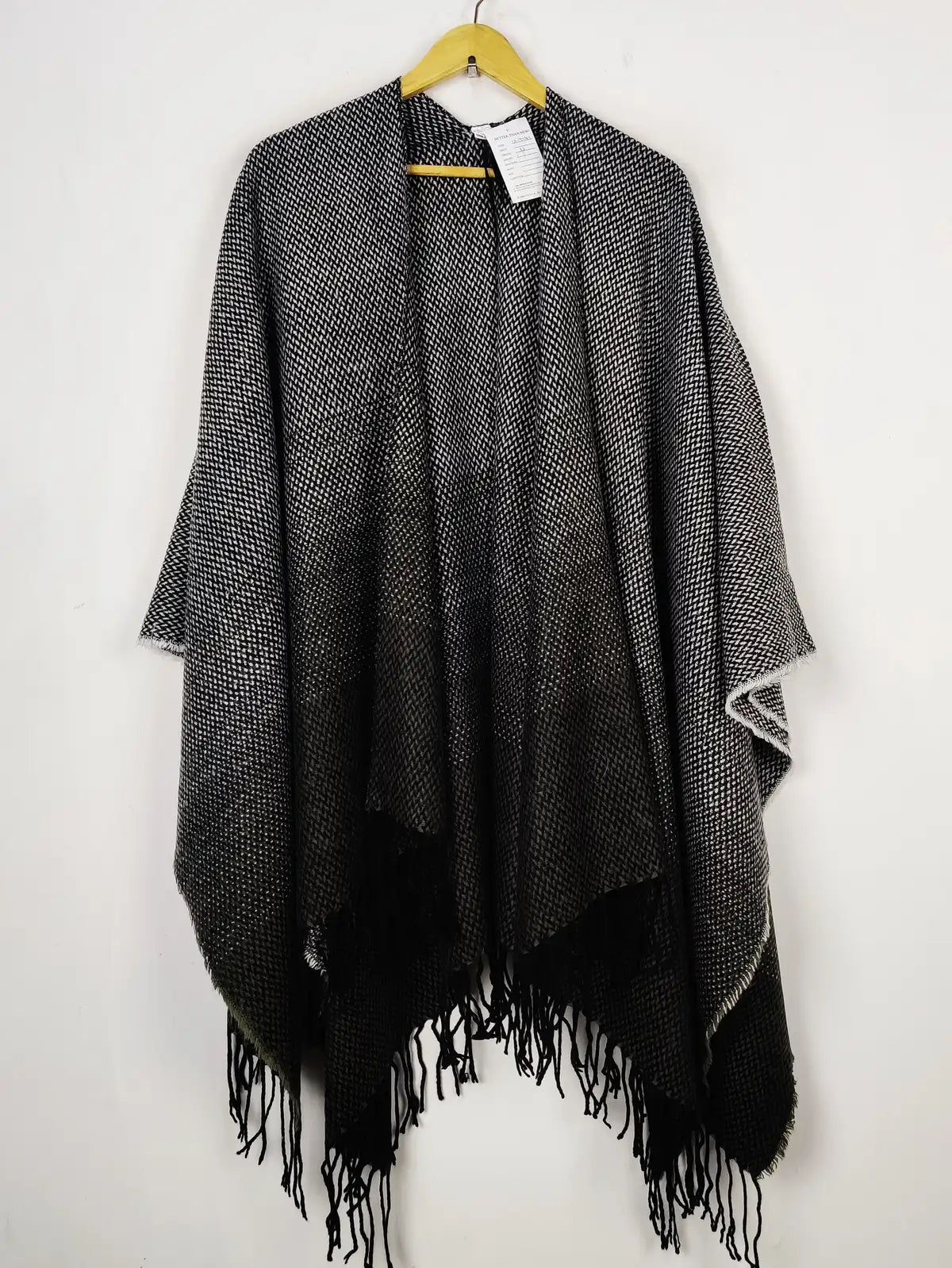 Buy online pre-used pre-loved 100% authentic & Original branded Unknown Brand (CS-3747) available in Pakistan. Top international brands avilable.