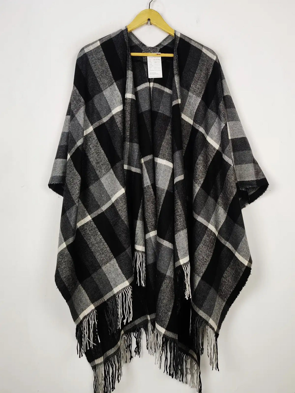 Buy online pre-used pre-loved 100% authentic & Original branded Unknown Brand (CS-3758) available in Pakistan. Top international brands avilable.