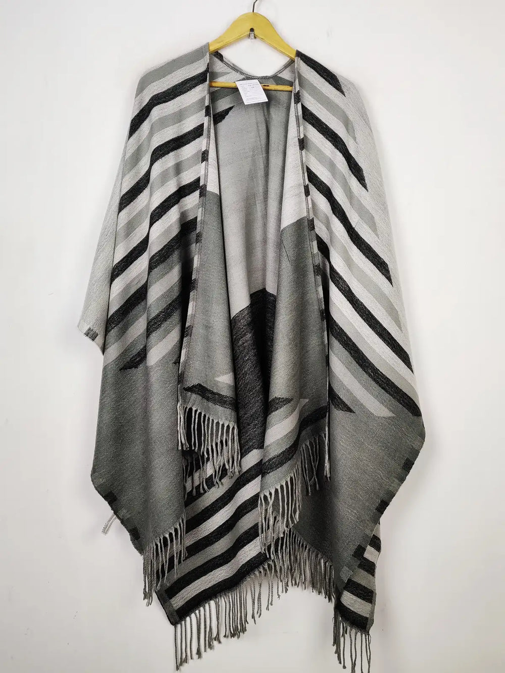 Buy online pre-used pre-loved 100% authentic & Original branded Unknown Brand (CS-3762) available in Pakistan. Top international brands avilable.