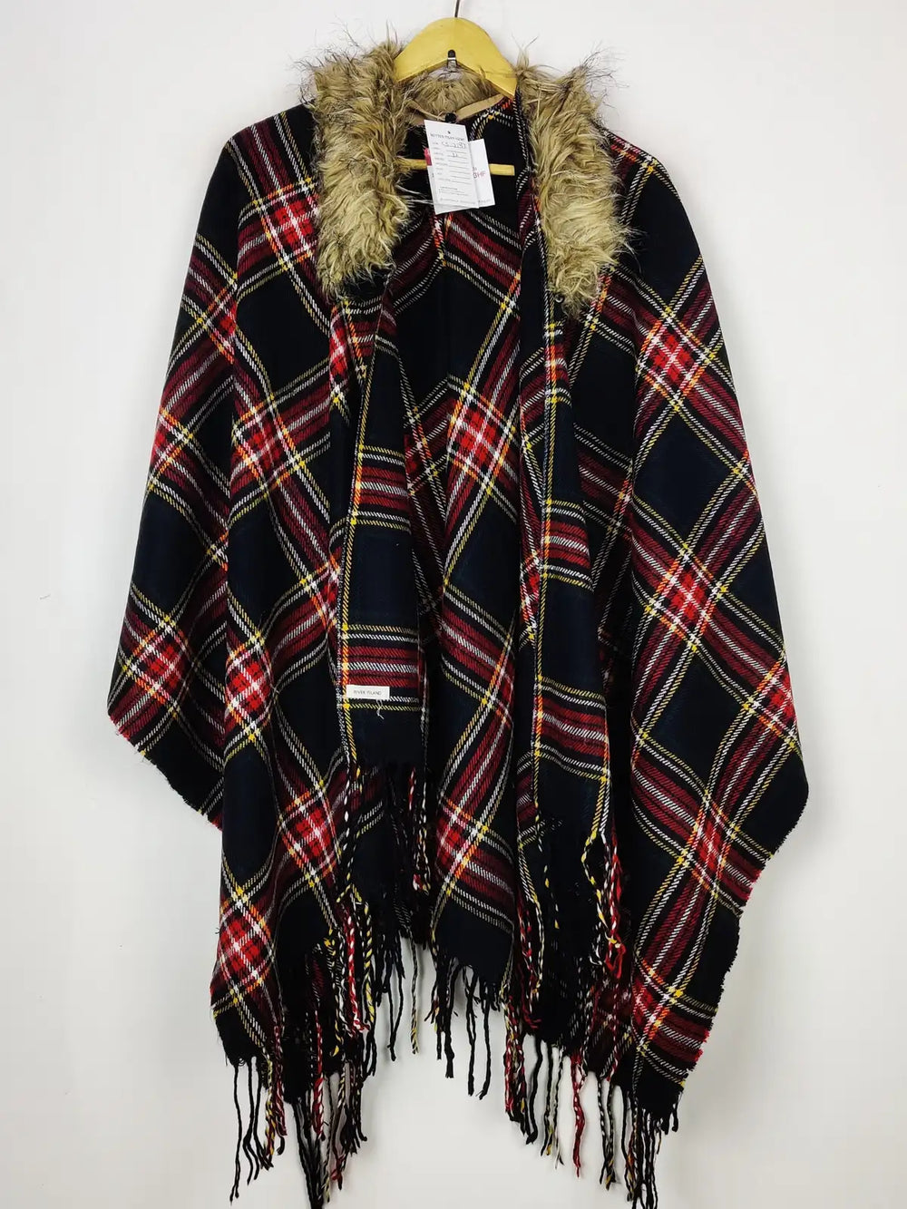 Buy online pre-used pre-loved 100% authentic & Original branded Unknown Brand (CS-3783) available in Pakistan. Top international brands avilable.