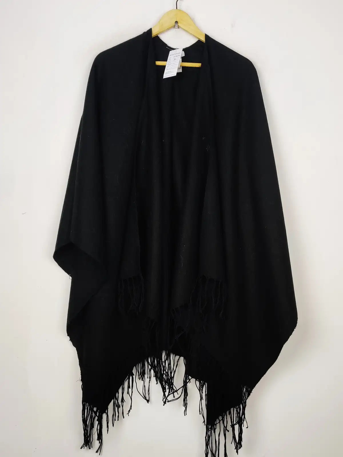 Buy online pre-used pre-loved 100% authentic & Original branded Only (CS-3834) available in Pakistan. Top international brands avilable.