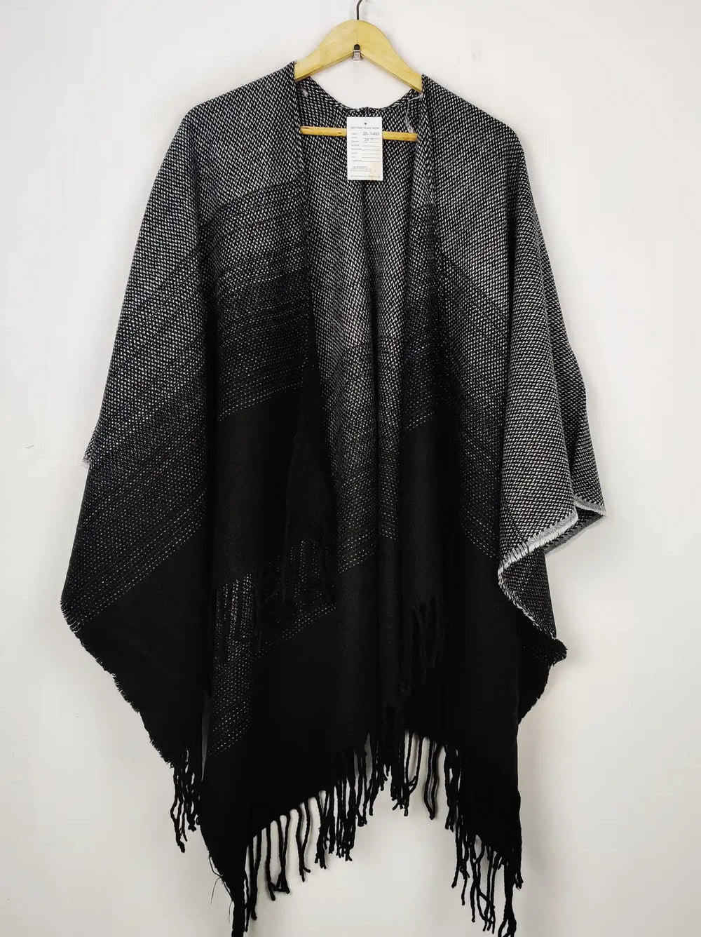 Buy online pre-used pre-loved 100% authentic & Original branded Unknown Brand (CS-3887) available in Pakistan. Top international brands avilable.