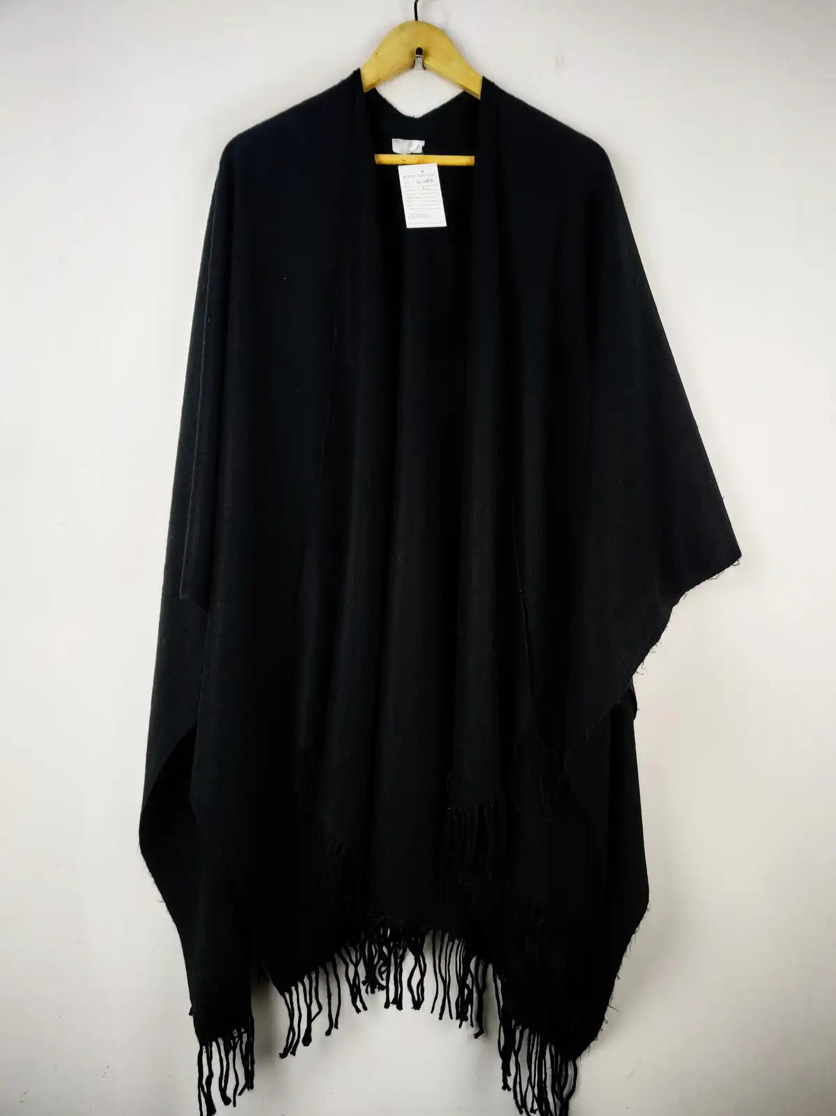 Buy online pre-used pre-loved 100% authentic & Original branded Unknown Brand (CS-3899) available in Pakistan. Top international brands avilable.