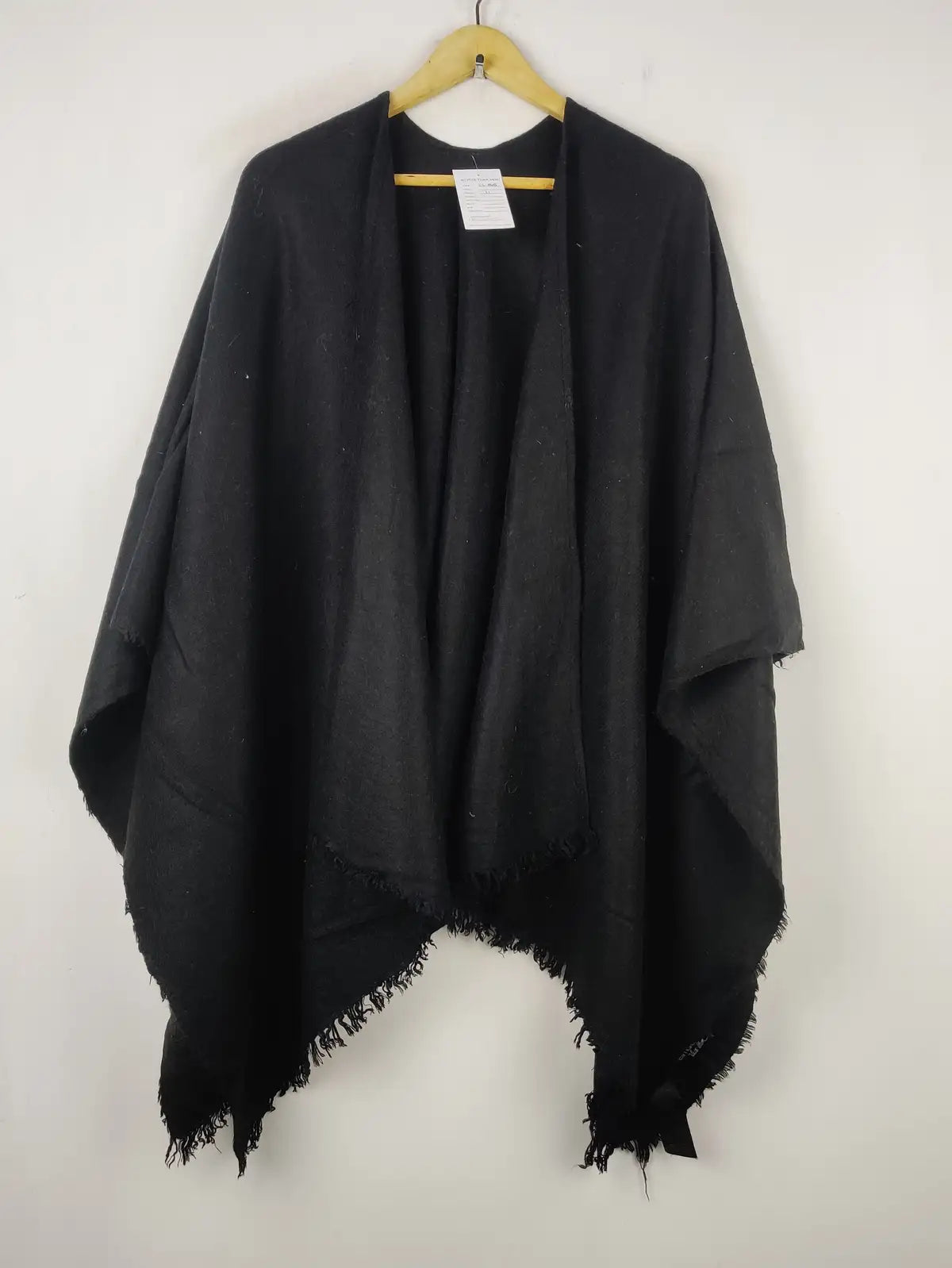 Buy online pre-used pre-loved 100% authentic & Original branded Unknown Brand (CS-3905) available in Pakistan. Top international brands avilable.