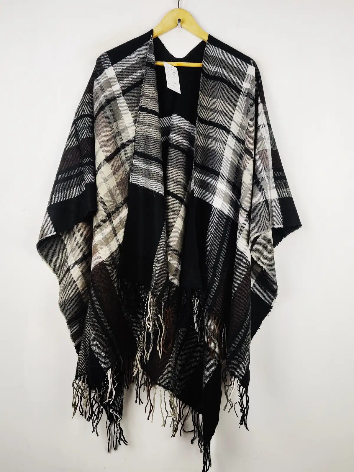 Buy online pre-used pre-loved 100% authentic & Original branded Unknown Brand (CS-3917) available in Pakistan. Top international brands avilable.
