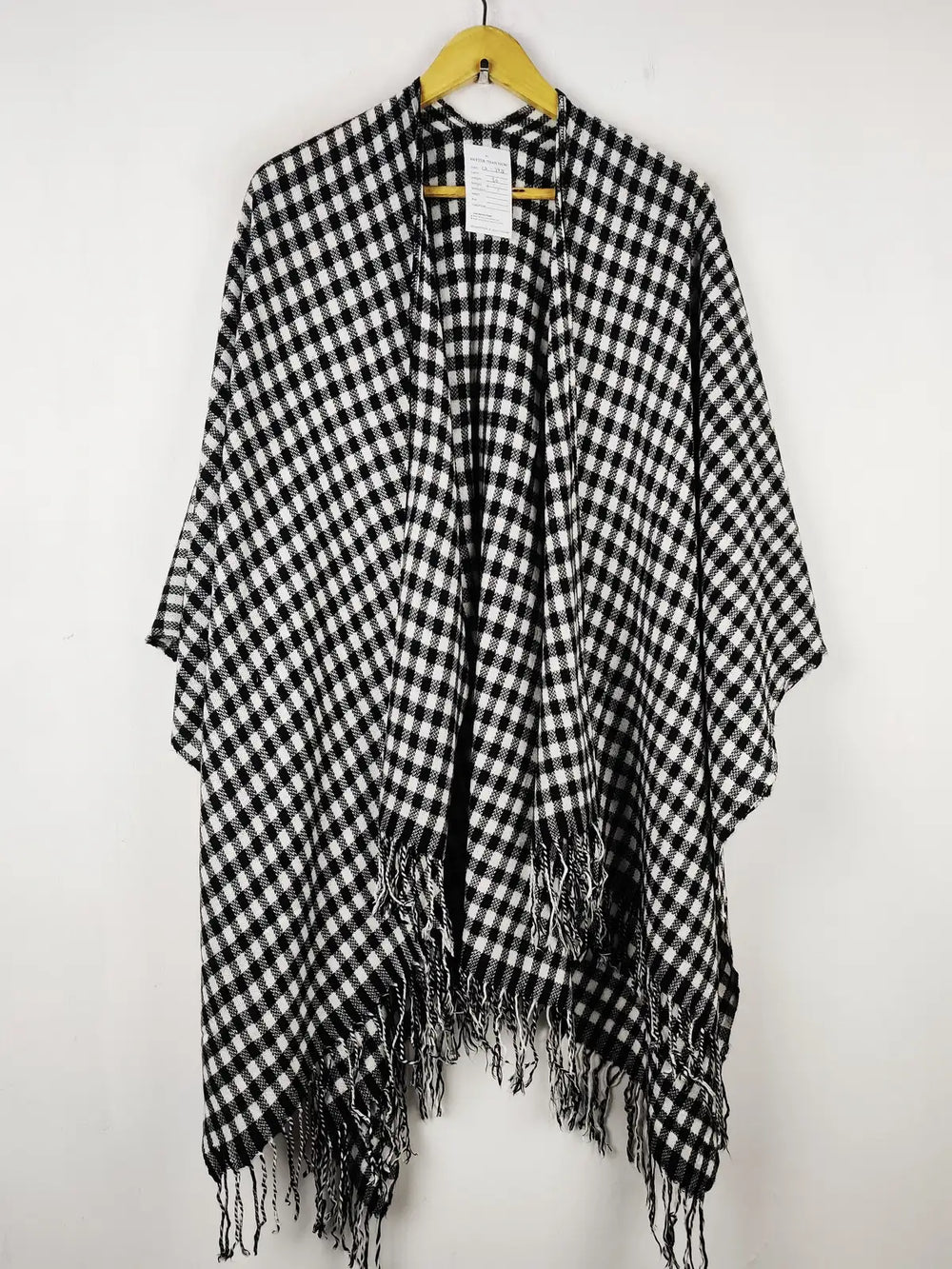 Buy online pre-used pre-loved 100% authentic & Original branded Unknown Brand (CS-3976) available in Pakistan. Top international brands avilable.