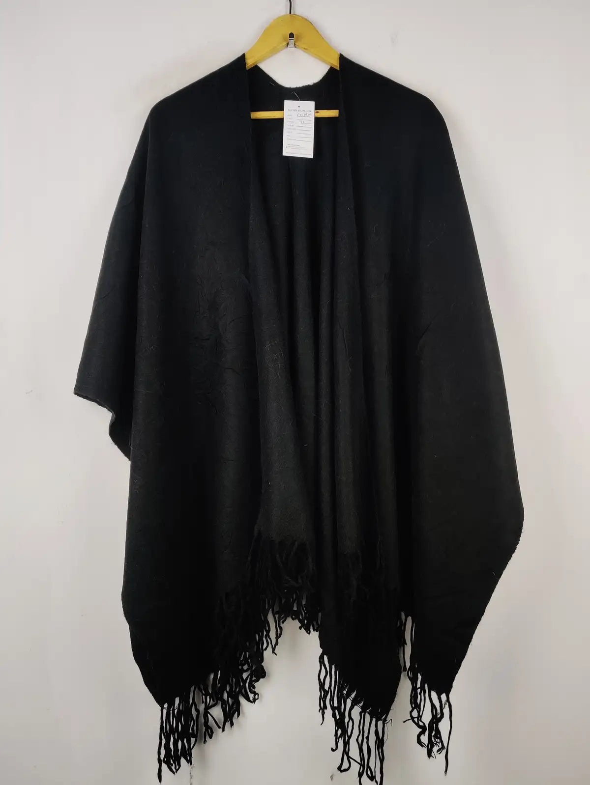 Buy online pre-used pre-loved 100% authentic & Original branded Unknown Brand (CS-3981) available in Pakistan. Top international brands avilable.