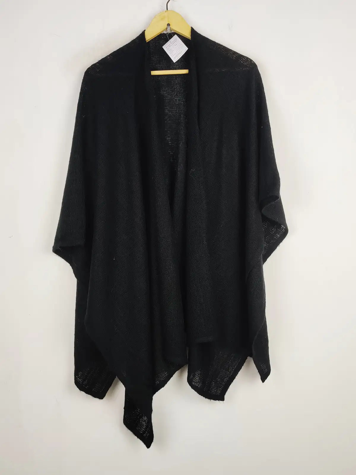 Buy online pre-used pre-loved 100% authentic & Original branded Unknown Brand (CS-4099) available in Pakistan. Top international brands avilable.