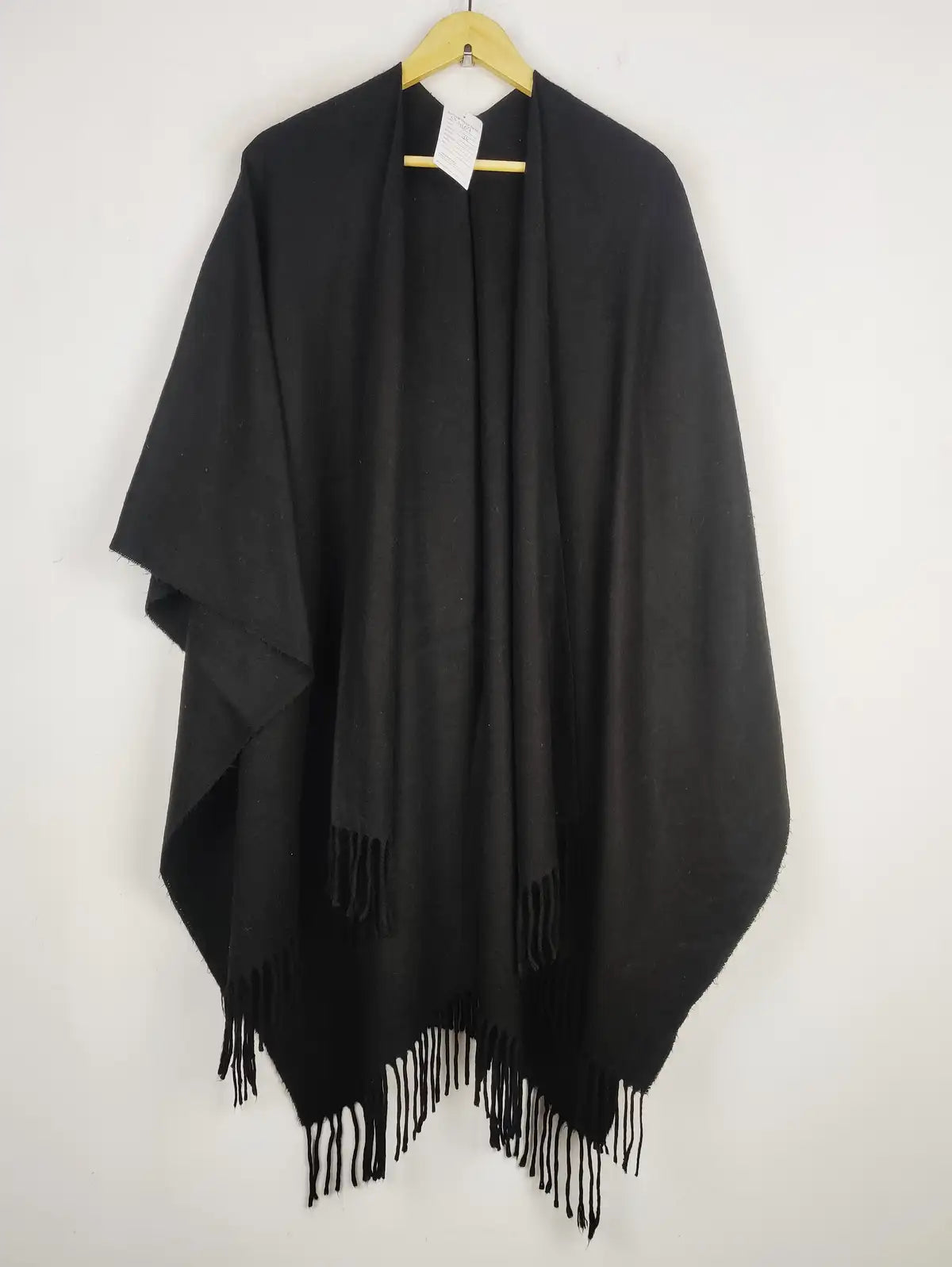 Buy online pre-used pre-loved 100% authentic & Original branded Unknown Brand (CS-4109) available in Pakistan. Top international brands avilable.