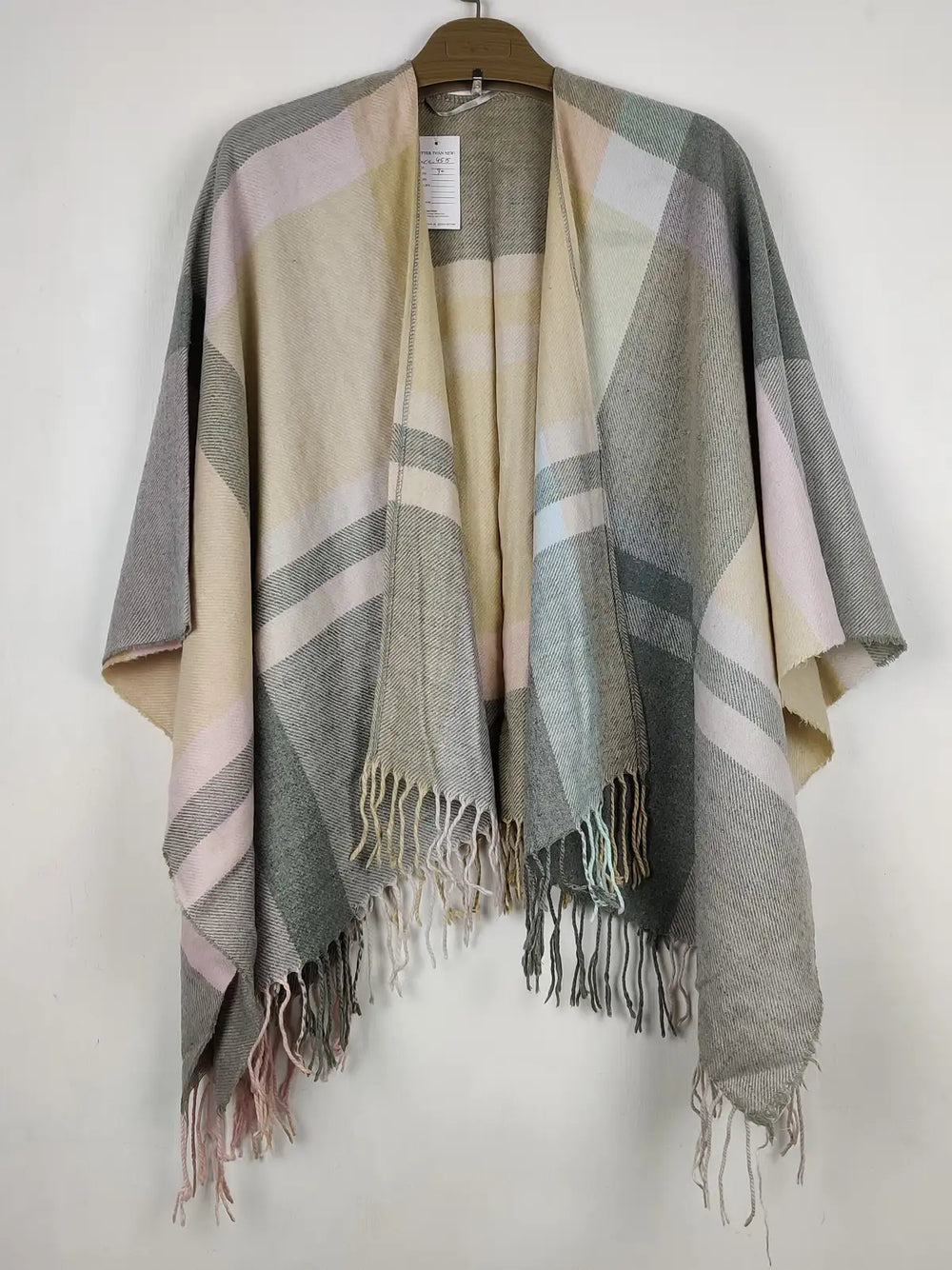 Buy online pre-used pre-loved 100% authentic & Original branded Unknown Brand (CS-4515) available in Pakistan. Top international brands avilable.