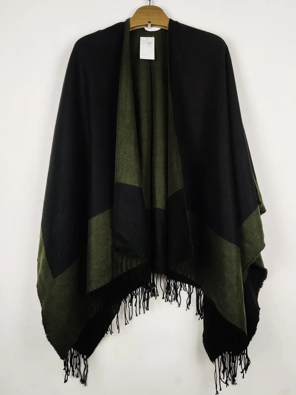 Buy online pre-used pre-loved 100% authentic & Original branded Unknown Brand (CS-4517) available in Pakistan. Top international brands avilable.