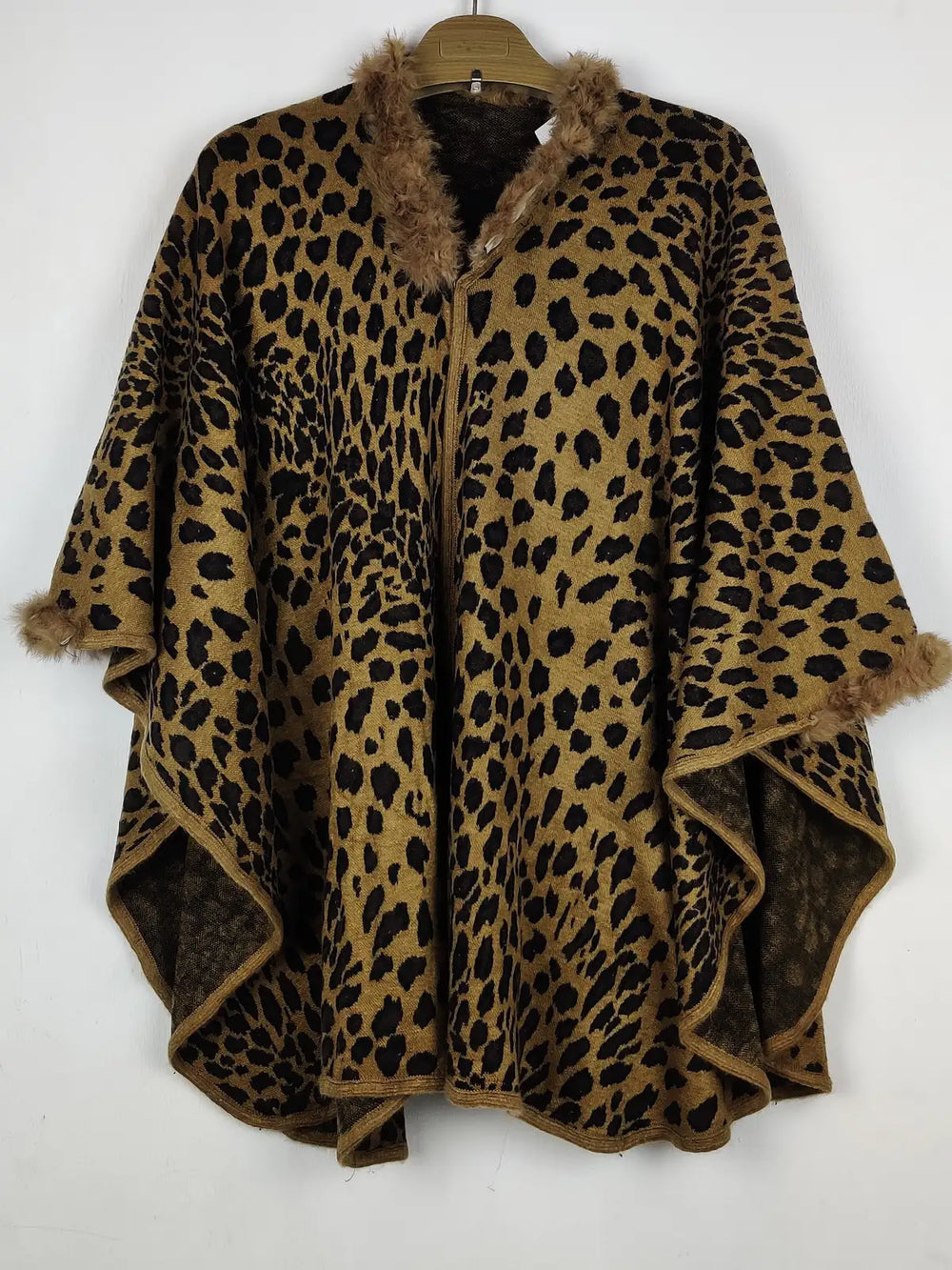 Buy online pre-used pre-loved 100% authentic & Original branded Unknown Brand (CS-4531) available in Pakistan. Top international brands avilable.