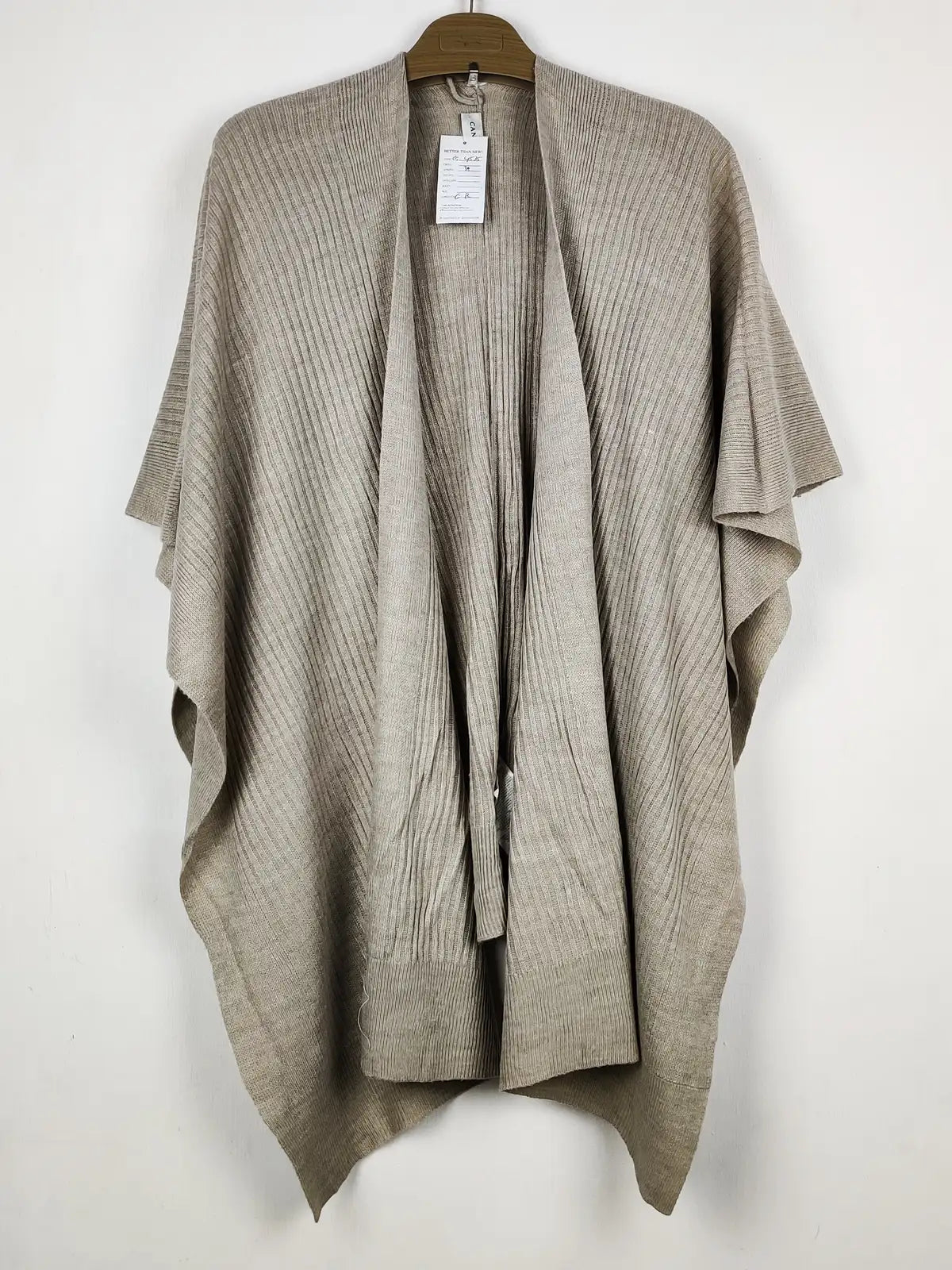 Buy online pre-used pre-loved 100% authentic & Original branded Canda (CS-4535) available in Pakistan. Top international brands avilable.