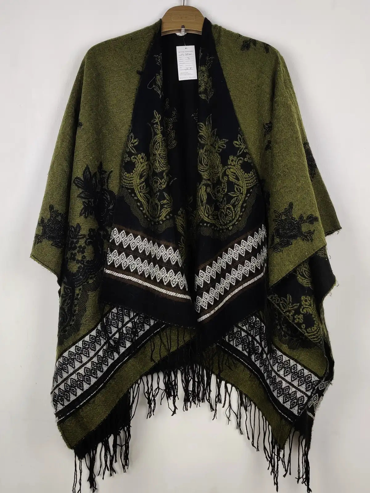 Buy online pre-used pre-loved 100% authentic & Original branded Unknown Brand (CS-4560) available in Pakistan. Top international brands avilable.
