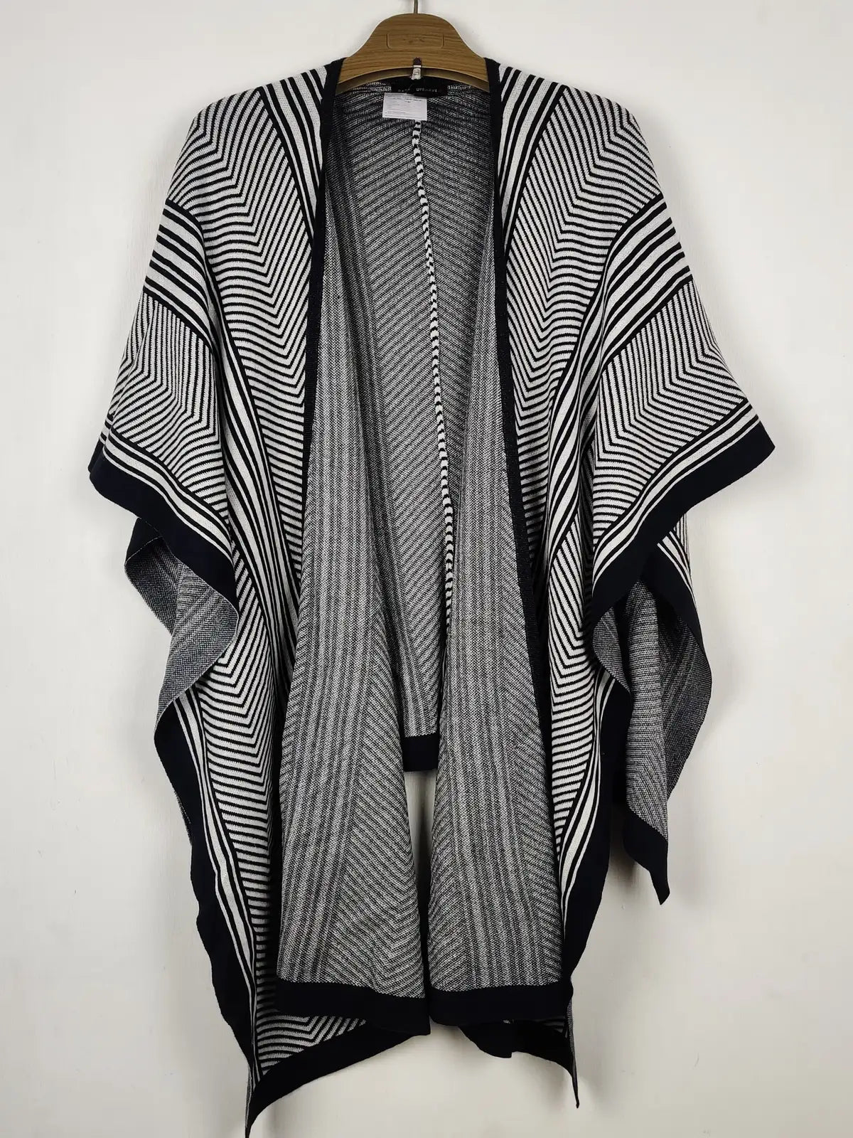 Buy online pre-used pre-loved 100% authentic & Original branded Dannii Minogue (CS-4562) available in Pakistan. Top international brands avilable.