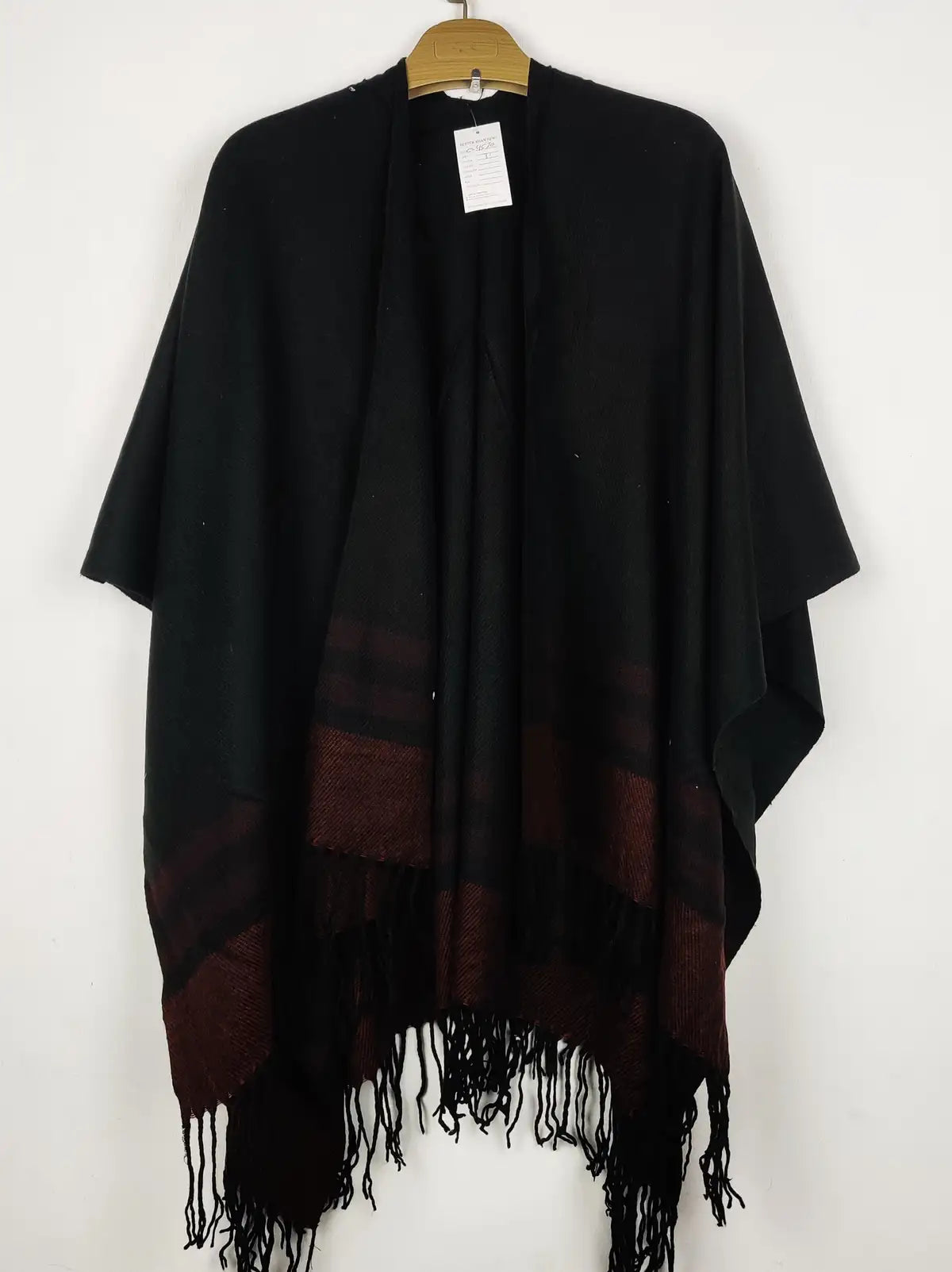 Buy online pre-used pre-loved 100% authentic & Original branded Unknown Brand (CS-4570) available in Pakistan. Top international brands avilable.