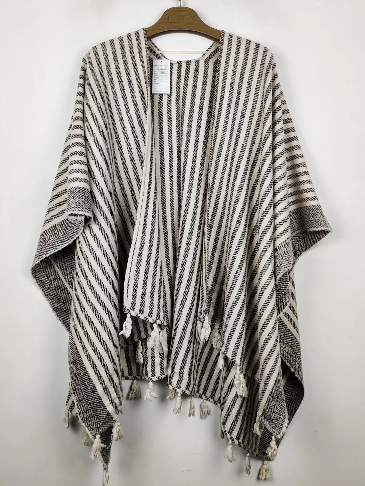 Buy online pre-used pre-loved 100% authentic & Original branded Unknown Brand (CS-4589) available in Pakistan. Top international brands avilable.