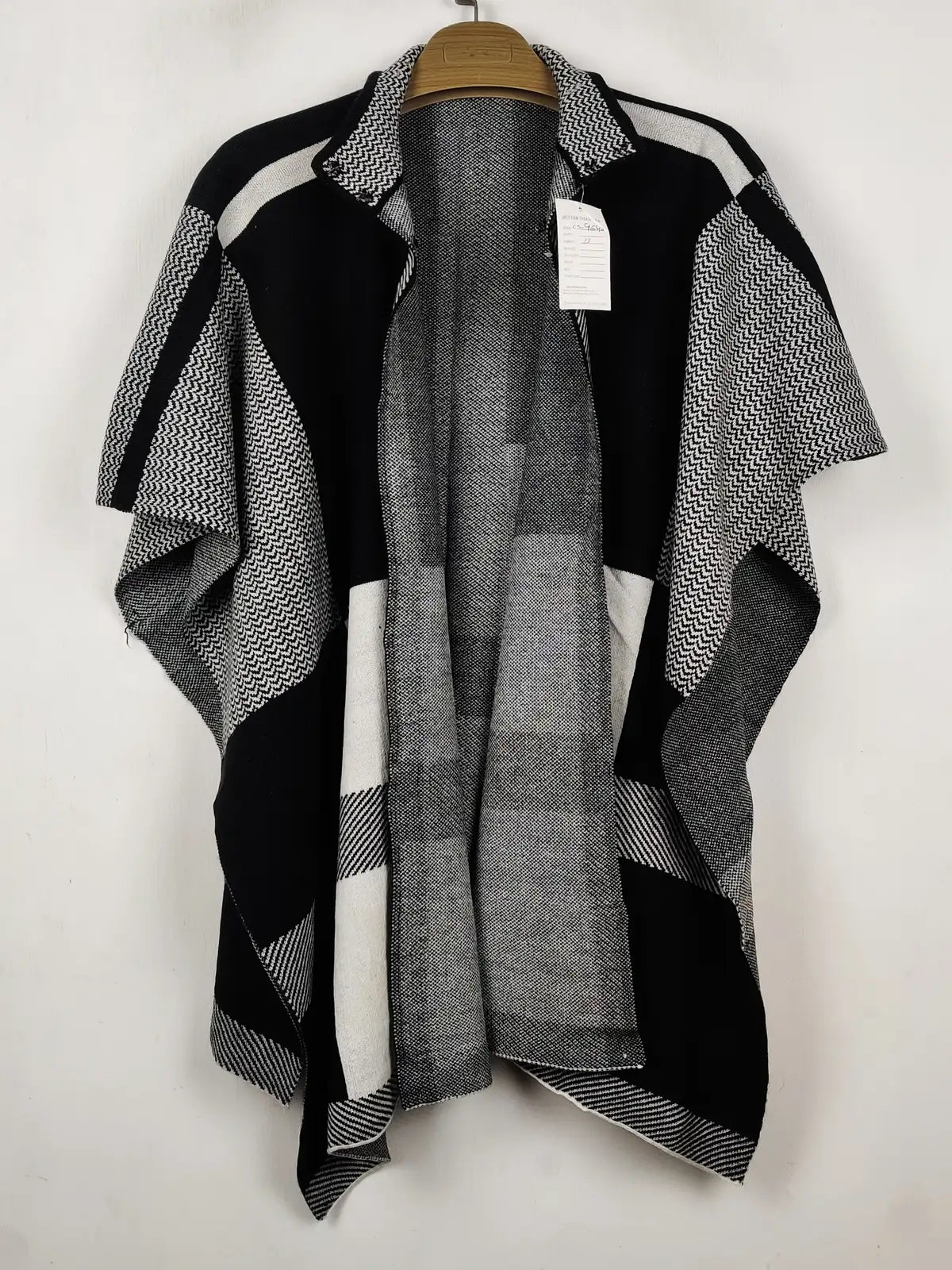 Buy online pre-used pre-loved 100% authentic & Original branded Unknown Brand (CS-4640) available in Pakistan. Top international brands avilable.
