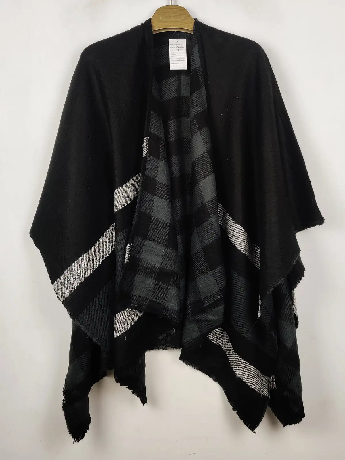 Buy online pre-used pre-loved 100% authentic & Original branded Unknown Brand (CS-4651) available in Pakistan. Top international brands avilable.