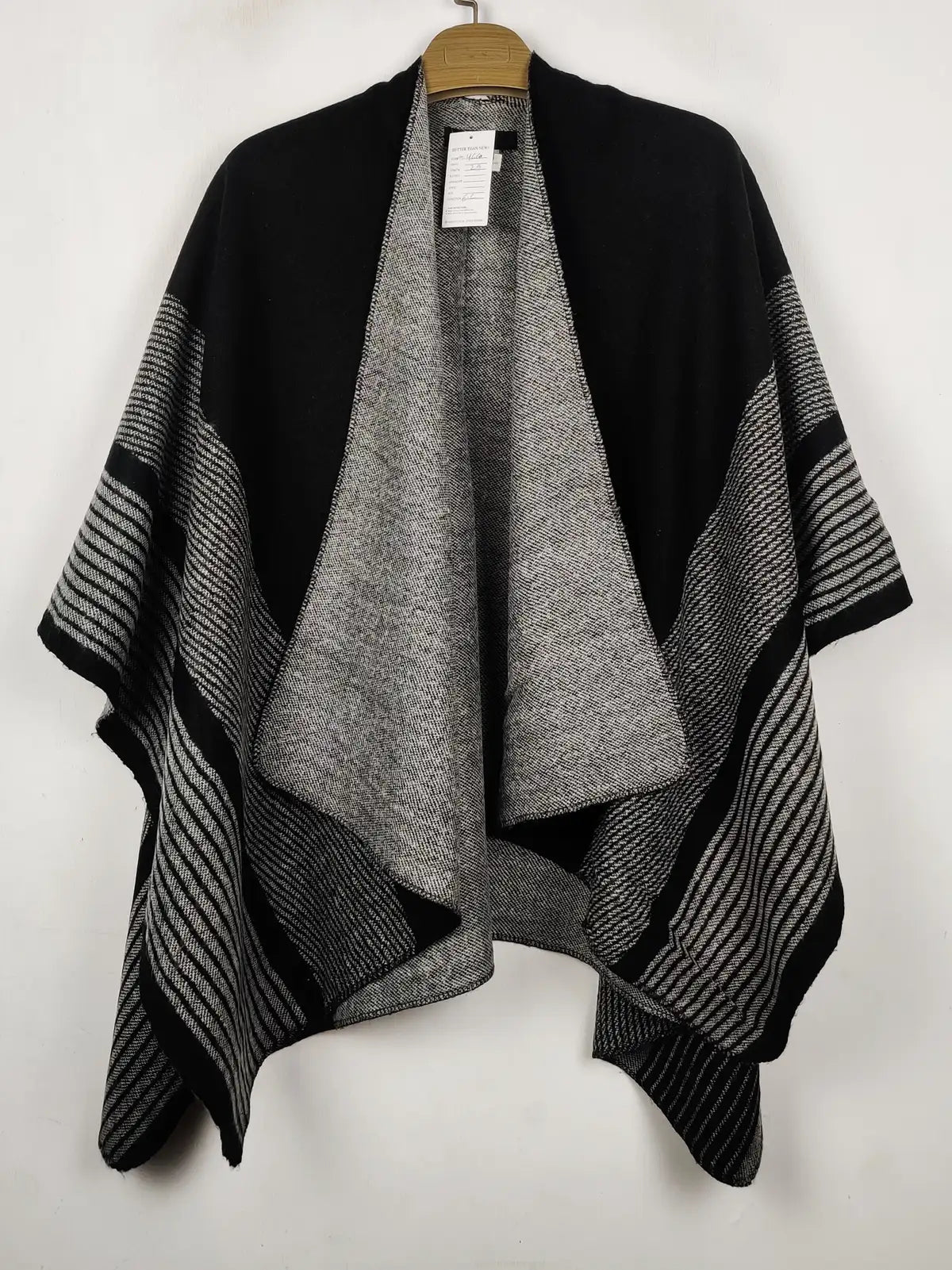 Buy online pre-used pre-loved 100% authentic & Original branded Forever 21 (CS-4660) available in Pakistan. Top international brands avilable.