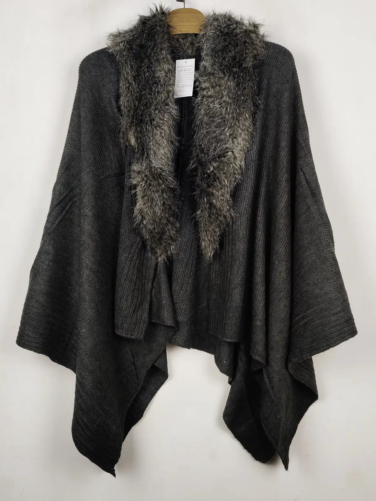 Buy online pre-used pre-loved 100% authentic & Original branded Unknown Brand (CS-4665) available in Pakistan. Top international brands avilable.