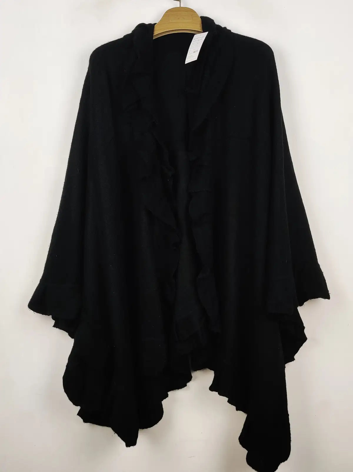Buy online pre-used pre-loved 100% authentic & Original branded Unknown Brand (CS-4697) available in Pakistan. Top international brands avilable.