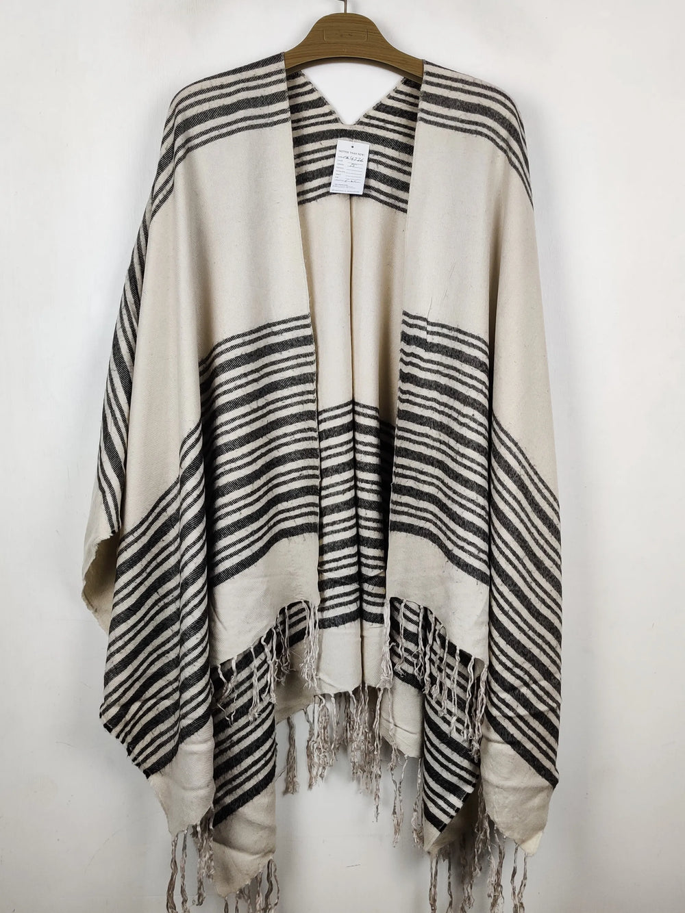 Buy online pre-used pre-loved 100% authentic & Original branded Unknown Brand (CS-4726) available in Pakistan. Top international brands avilable.