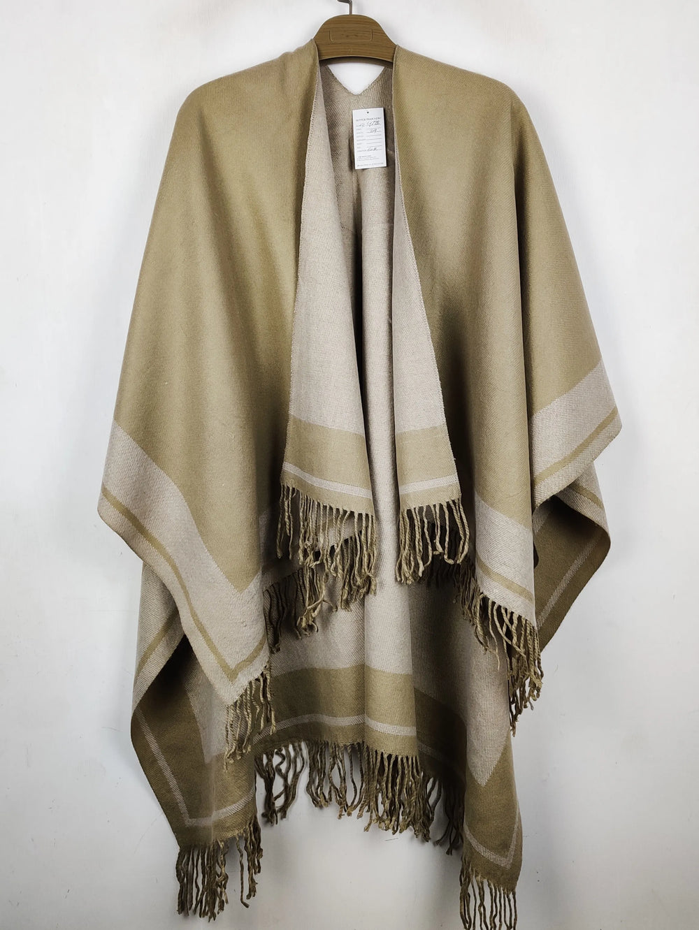 Buy online pre-used pre-loved 100% authentic & Original branded Unknown Brand (CS-4728) available in Pakistan. Top international brands avilable.