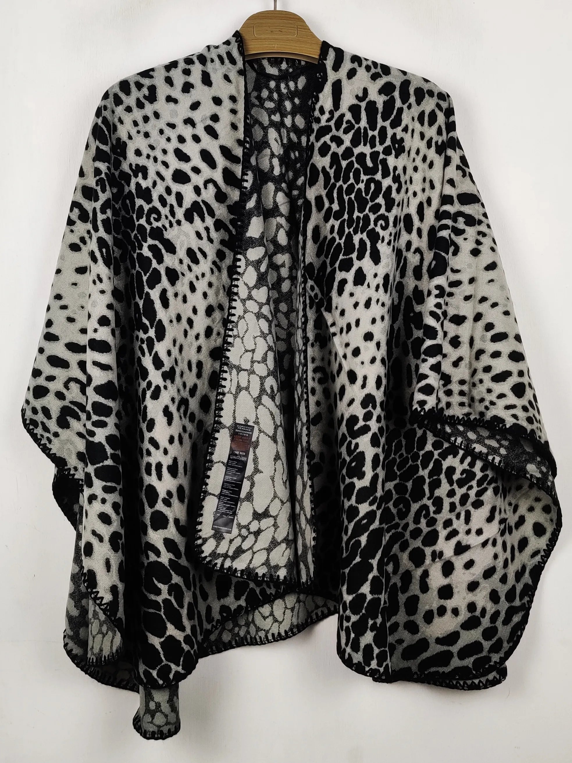 Buy online pre-used pre-loved 100% authentic & Original branded Dorothy Perkins (CS-4748) available in Pakistan. Top international brands avilable.