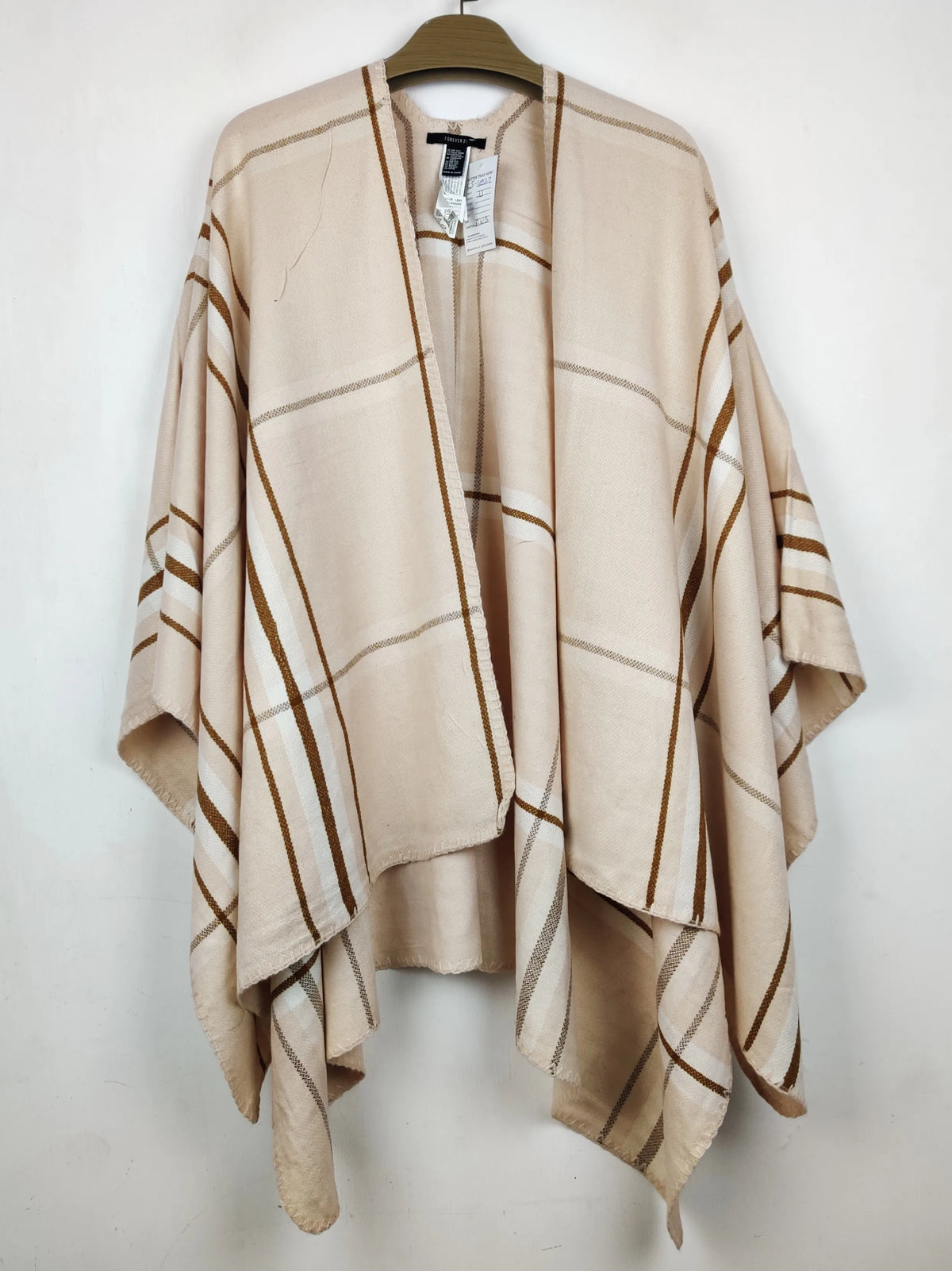 Buy online pre-used pre-loved 100% authentic & Original branded Forever 21 (CS-4827) available in Pakistan. Top international brands avilable.