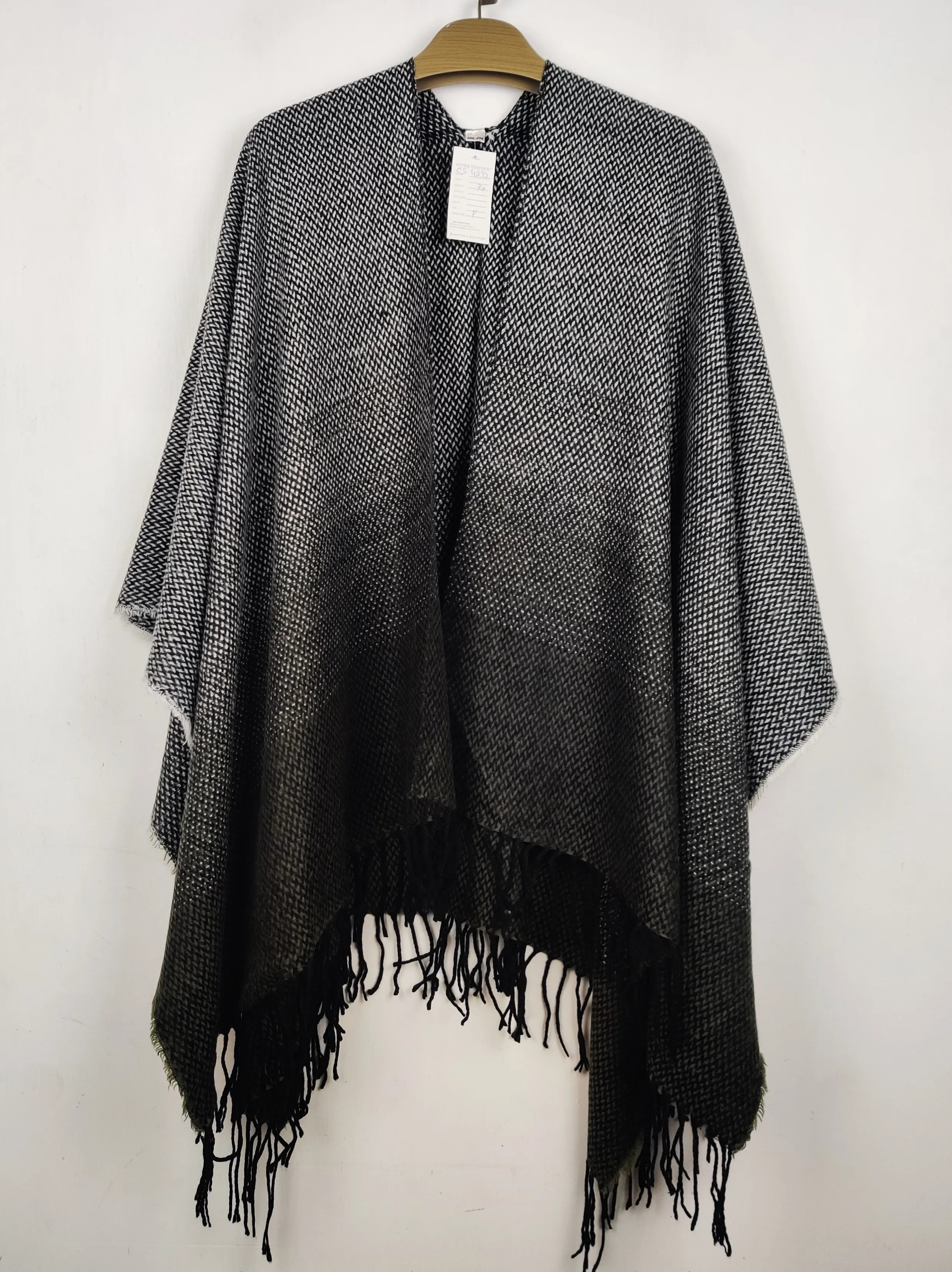 Buy online pre-used pre-loved 100% authentic & Original branded Unknown Brand (CS-4832) available in Pakistan. Top international brands avilable.