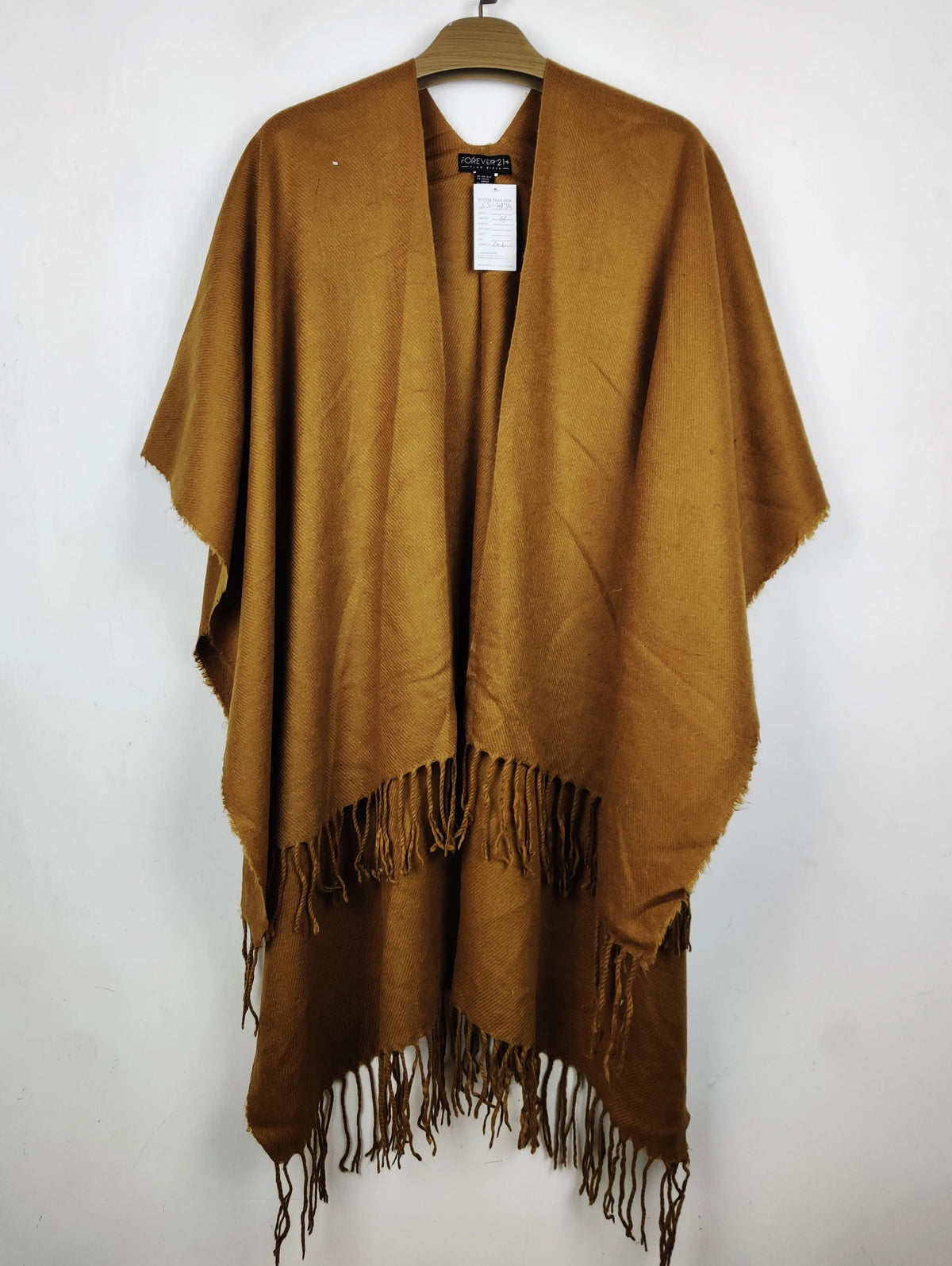 Buy online pre-used pre-loved 100% authentic & Original branded Forever 21 (CS-4834) available in Pakistan. Top international brands avilable.