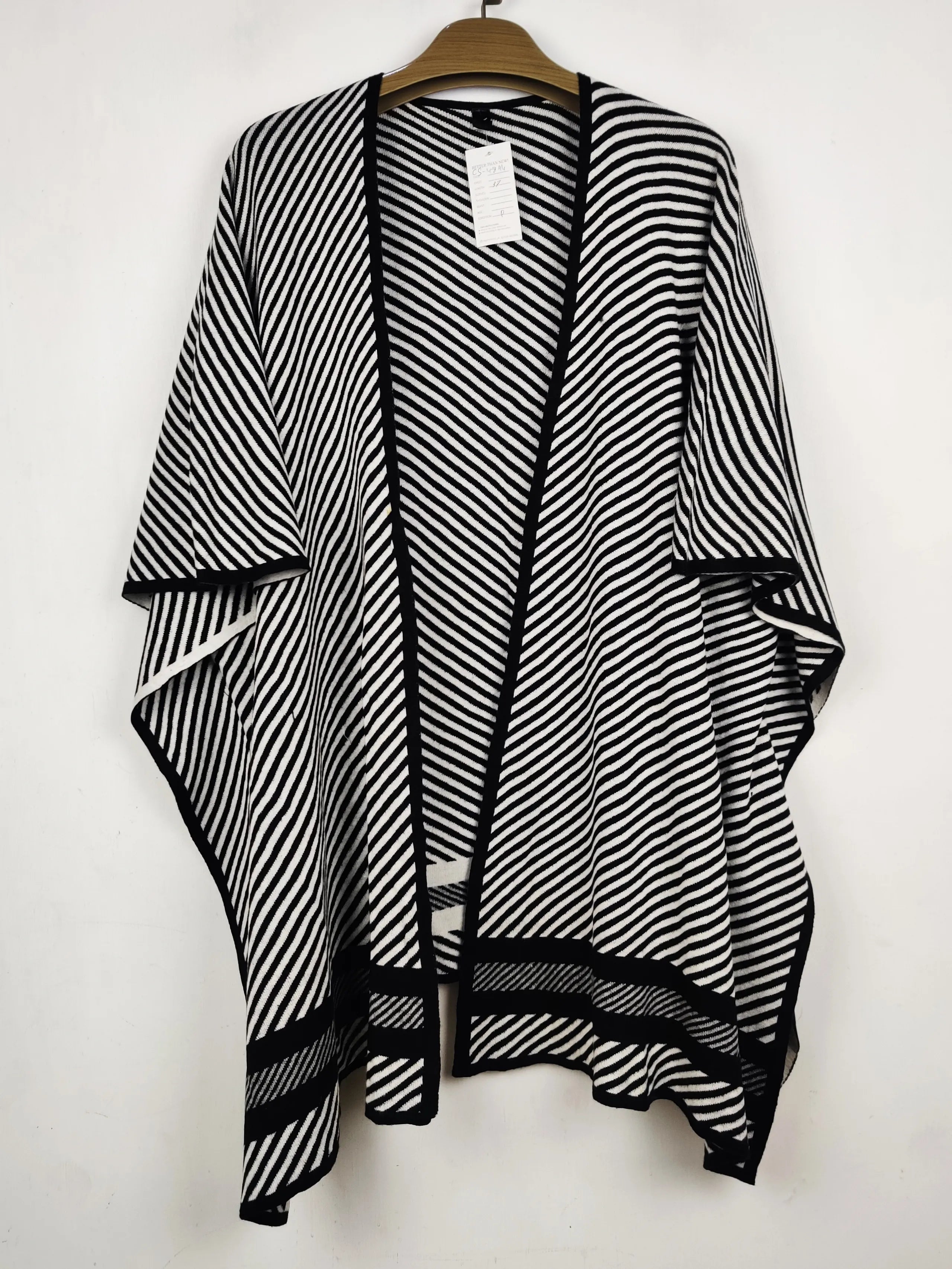 Buy online pre-used pre-loved 100% authentic & Original branded Lane Bryant (CS-4844) available in Pakistan. Top international brands avilable.