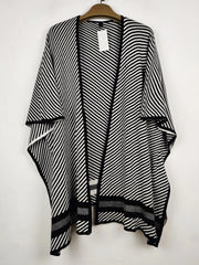 Buy online pre-used pre-loved 100% authentic & Original branded Lane Bryant (CS-4844) available in Pakistan. Top international brands avilable.