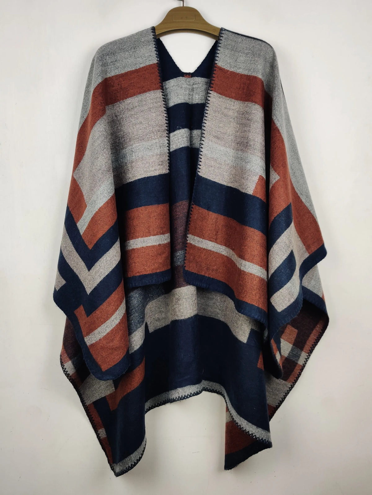 Buy online pre-used pre-loved 100% authentic & Original branded Unknown Brand (CS-4856) available in Pakistan. Top international brands avilable.