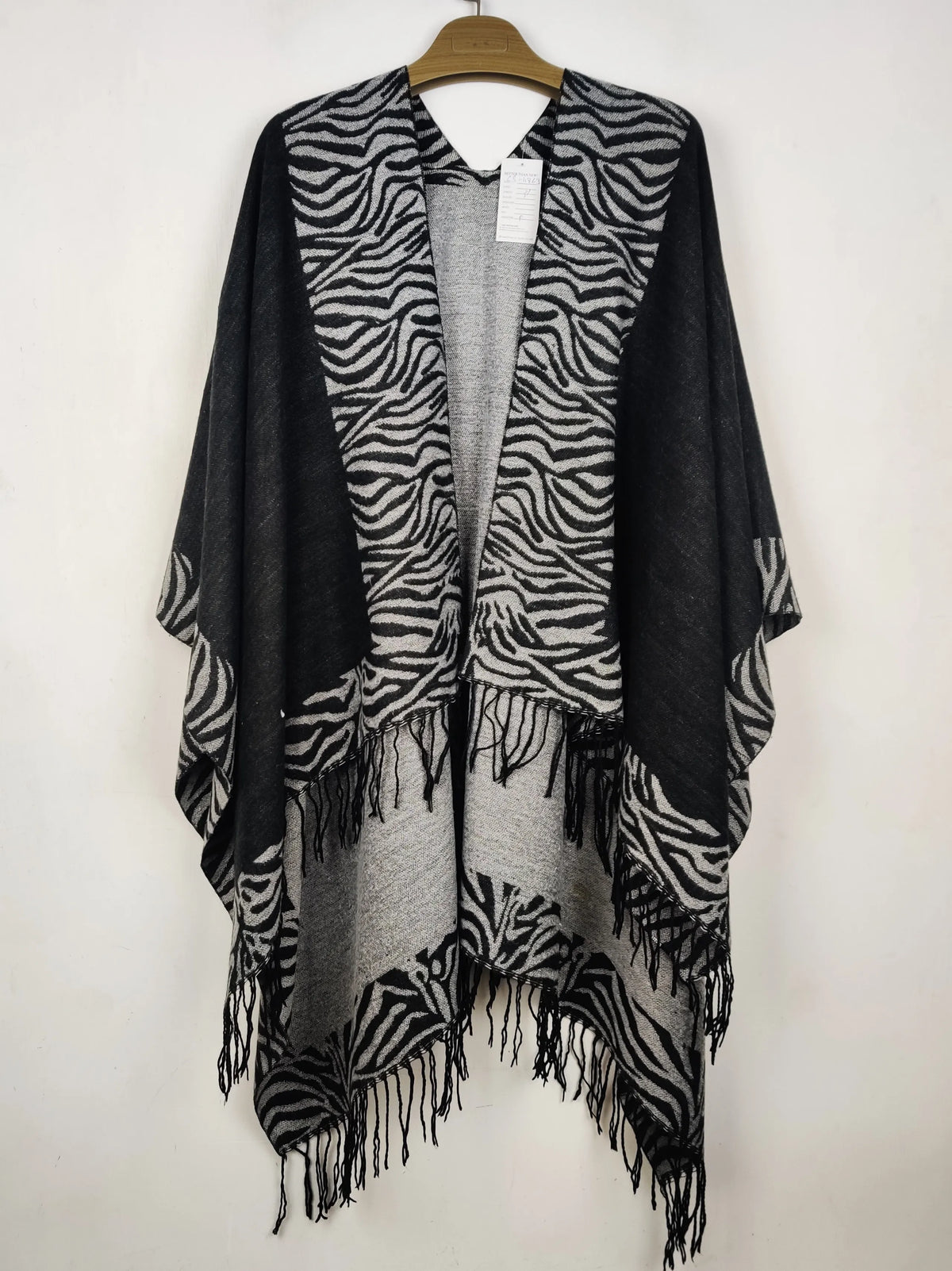 Buy online pre-used pre-loved 100% authentic & Original branded Unknown Brand (CS-4863) available in Pakistan. Top international brands avilable.