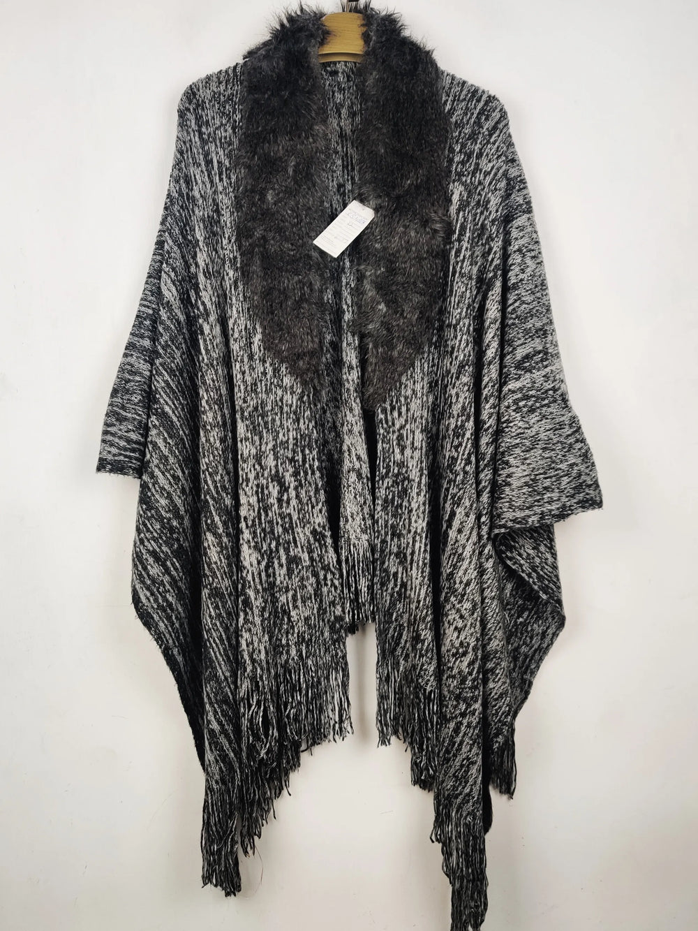 Buy online pre-used pre-loved 100% authentic & Original branded Unknown Brand (CS-4867) available in Pakistan. Top international brands avilable.