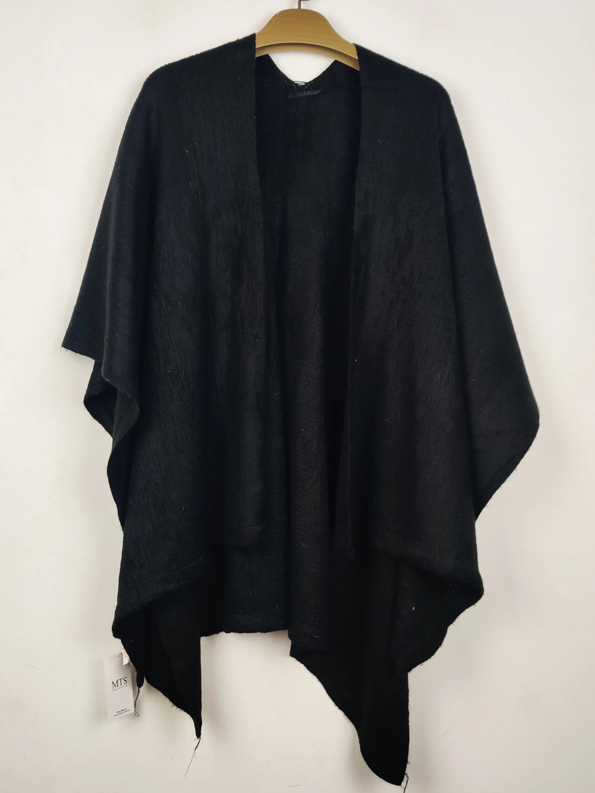 Buy online pre-used pre-loved 100% authentic & Original branded Peacocks (CS-4876) available in Pakistan. Top international brands avilable.