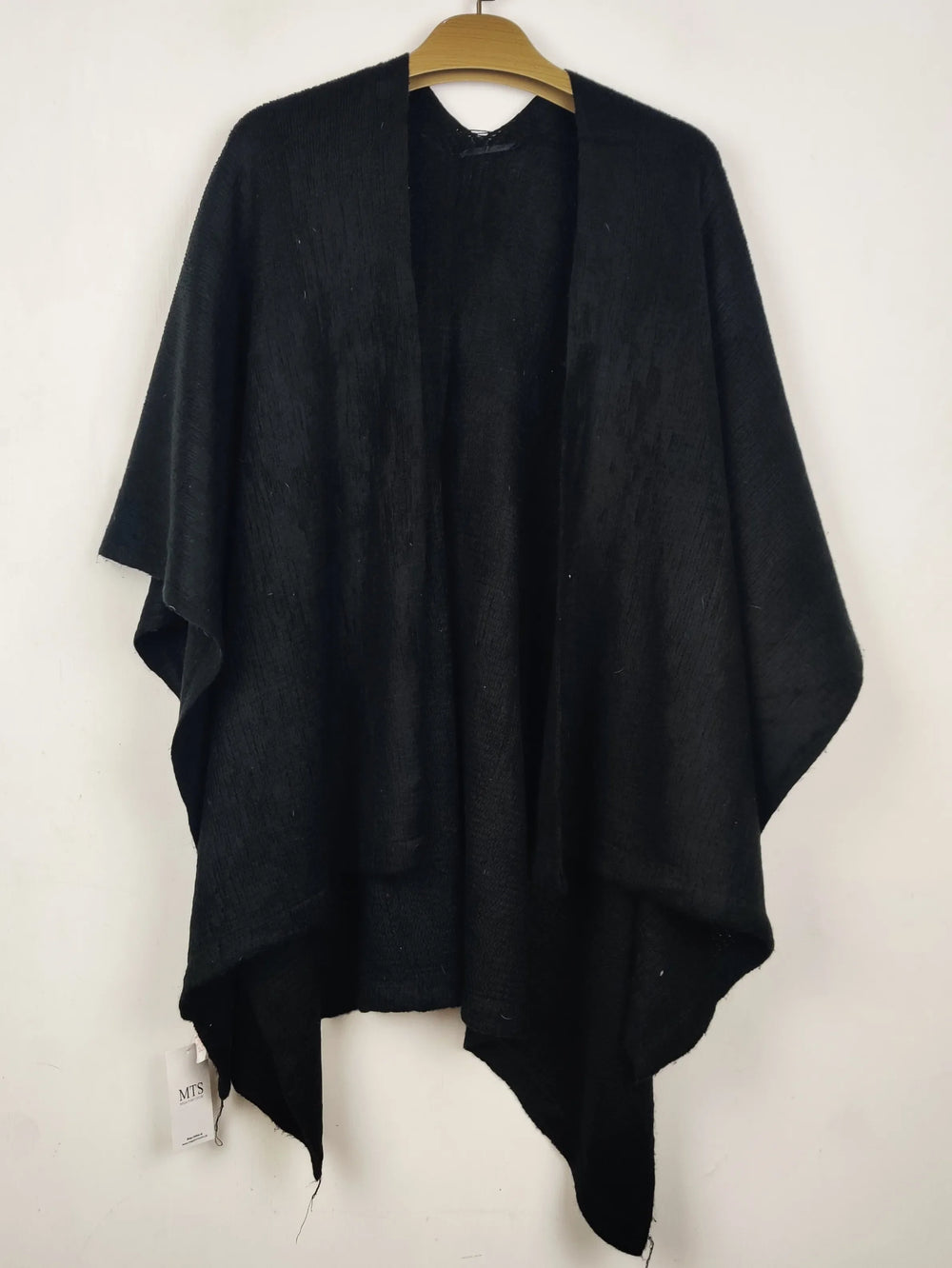 Buy online pre-used pre-loved 100% authentic & Original branded Peacocks (CS-4876) available in Pakistan. Top international brands avilable.