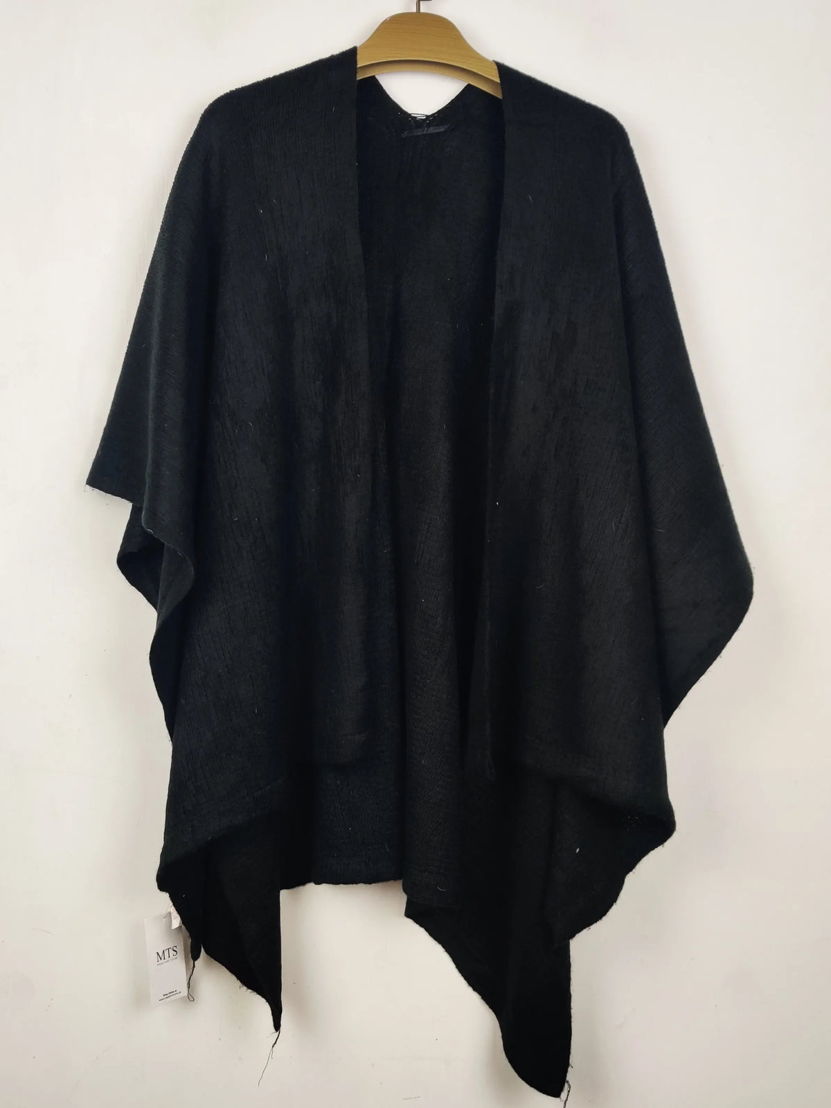 Buy online pre-used pre-loved 100% authentic & Original branded Peacocks (CS-4876) available in Pakistan. Top international brands avilable.