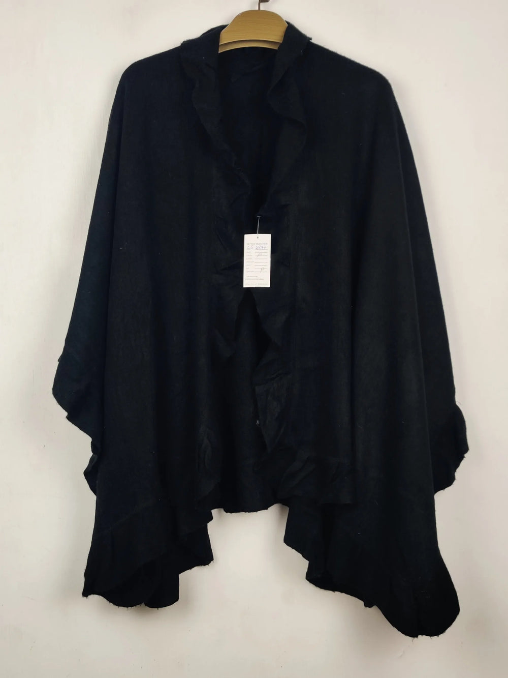 Buy online pre-used pre-loved 100% authentic & Original branded Unknown Brand (CS-4877) available in Pakistan. Top international brands avilable.