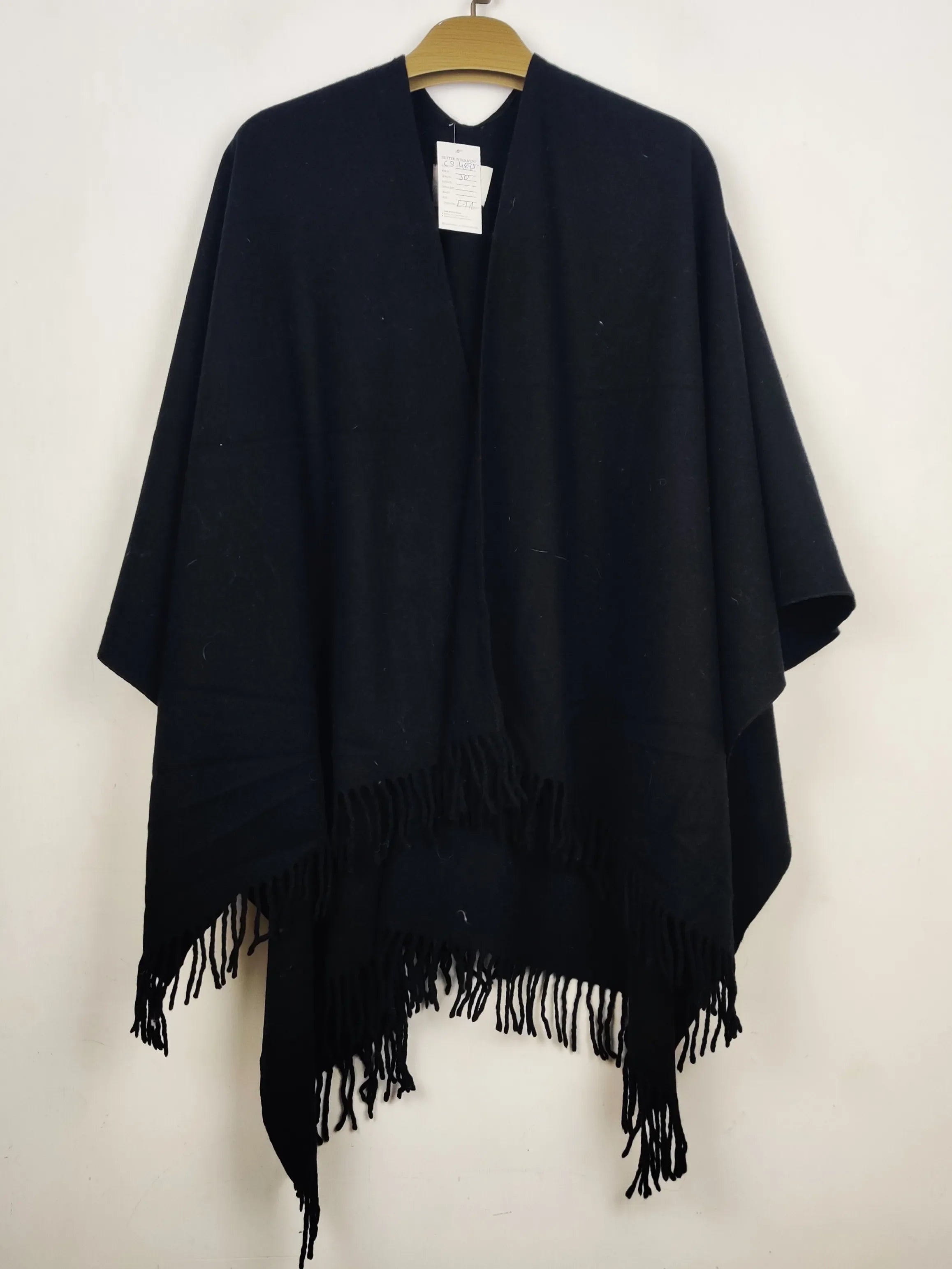 Buy online pre-used pre-loved 100% authentic & Original branded Unknown Brand (CS-4895) available in Pakistan. Top international brands avilable.