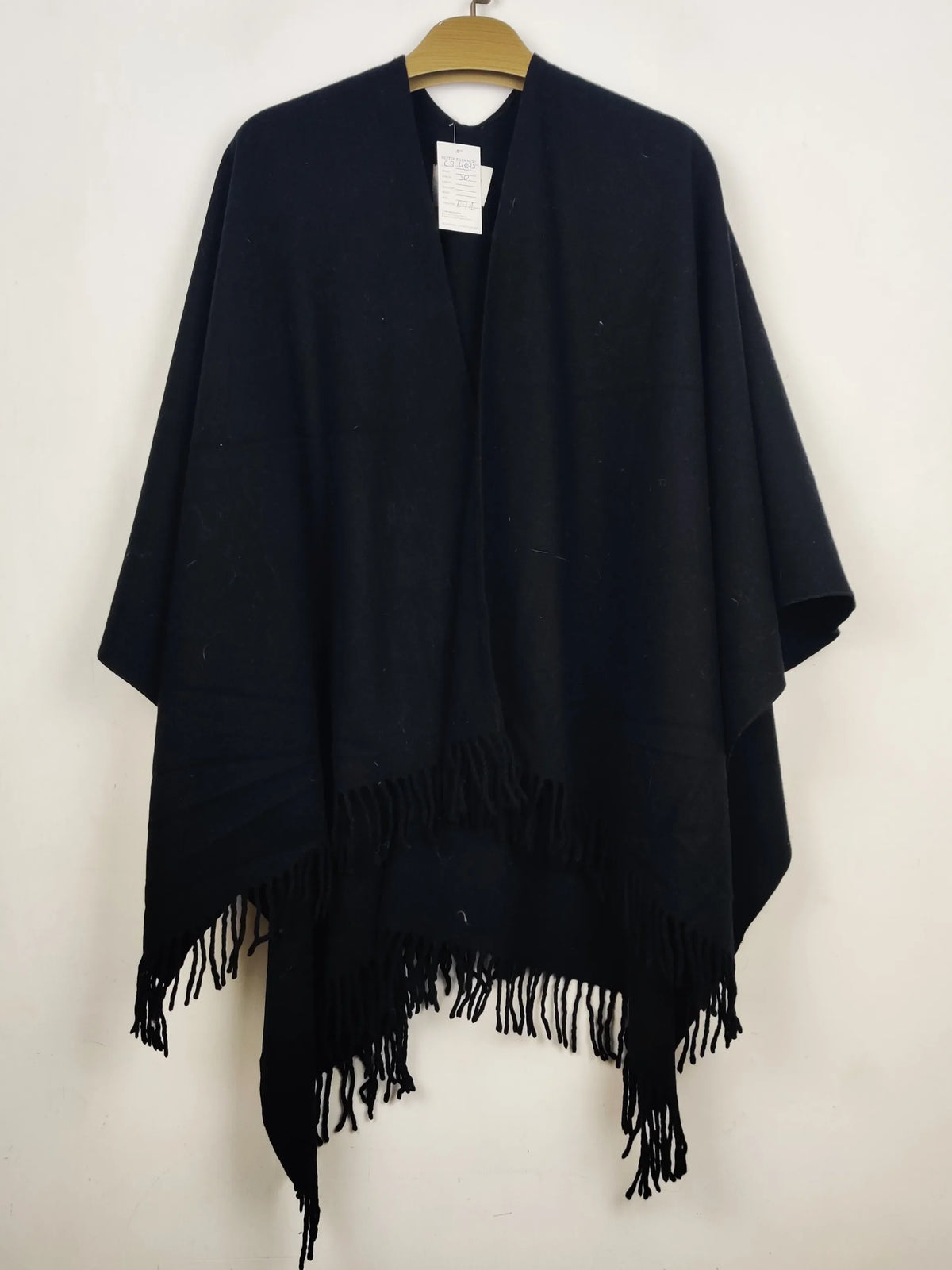 Buy online pre-used pre-loved 100% authentic & Original branded Unknown Brand (CS-4895) available in Pakistan. Top international brands avilable.