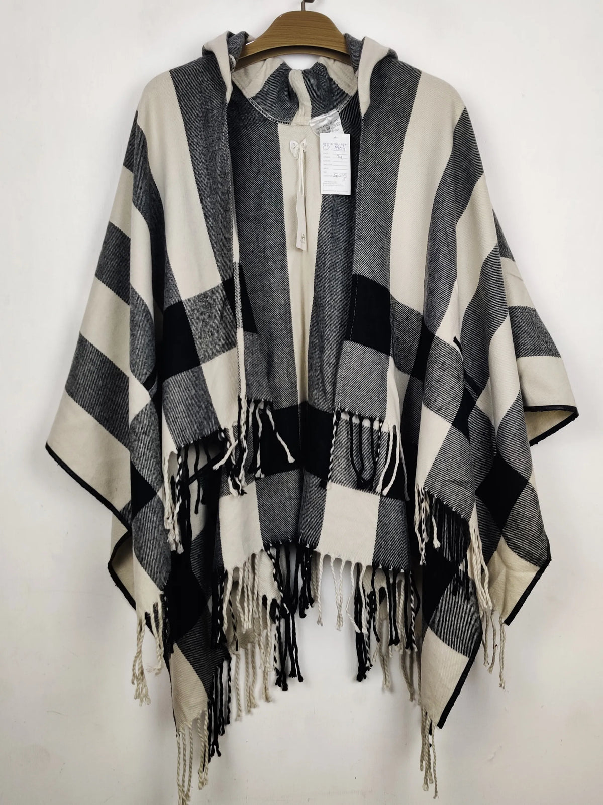 Buy online pre-used pre-loved 100% authentic & Original branded Unknown Brand (CS-4904) available in Pakistan. Top international brands avilable.