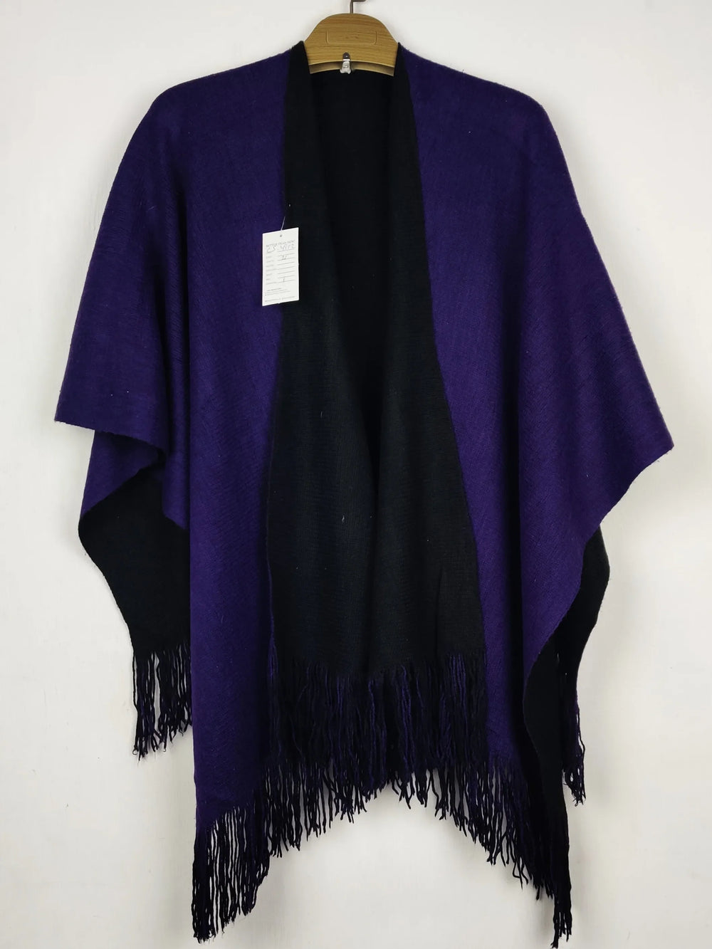Buy online pre-used pre-loved 100% authentic & Original branded Unknown Brand (CS-4912) available in Pakistan. Top international brands avilable.