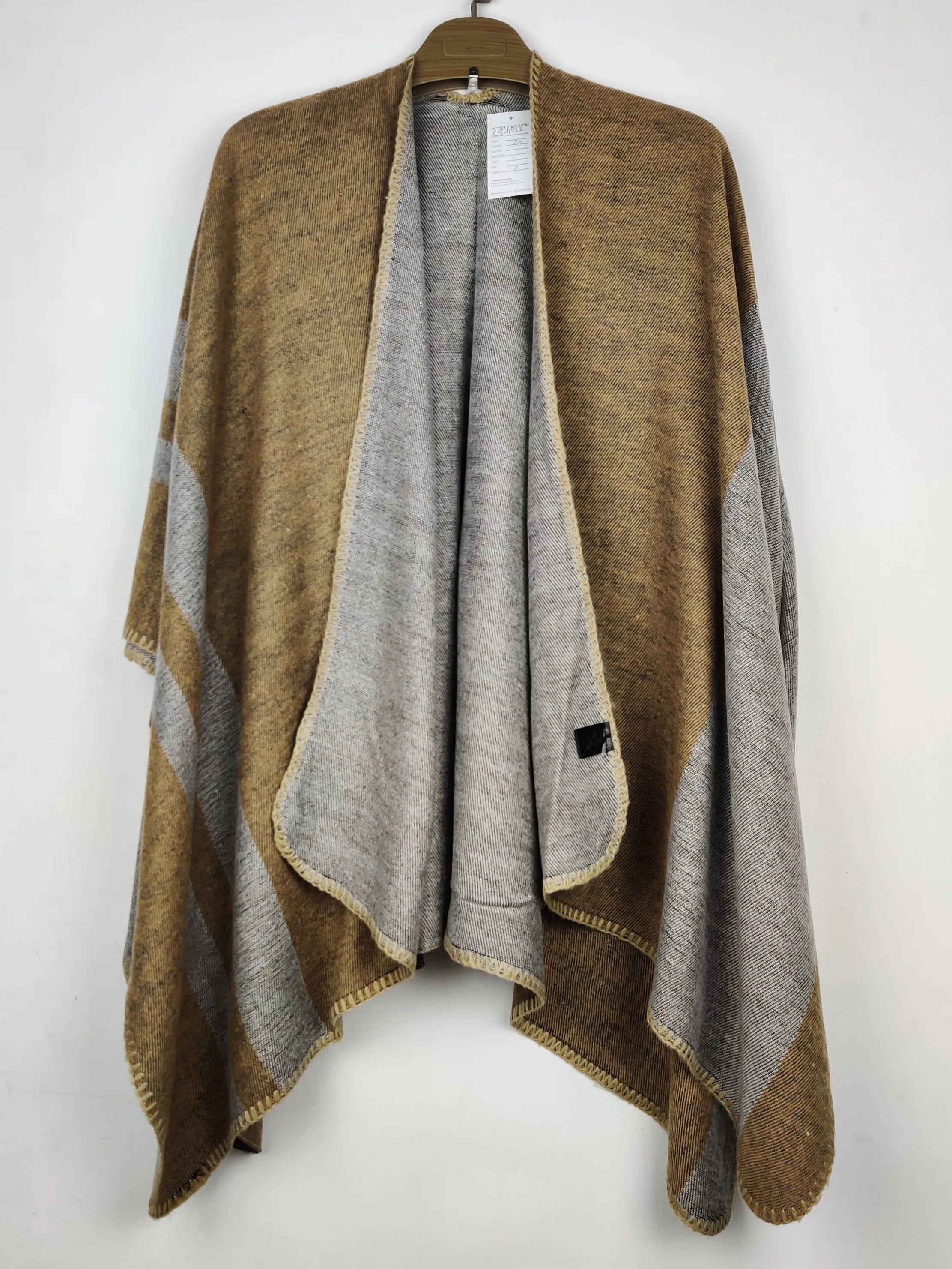 Buy online pre-used pre-loved 100% authentic & Original branded Unknown Brand (CS-4922) available in Pakistan. Top international brands avilable.