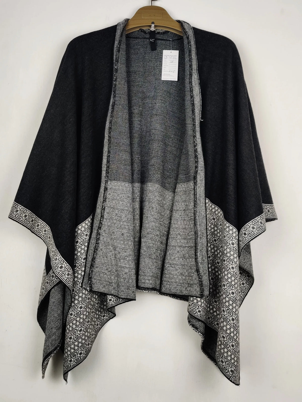 Buy online pre-used pre-loved 100% authentic & Original branded Unknown Brand (CS-4932) available in Pakistan. Top international brands avilable.