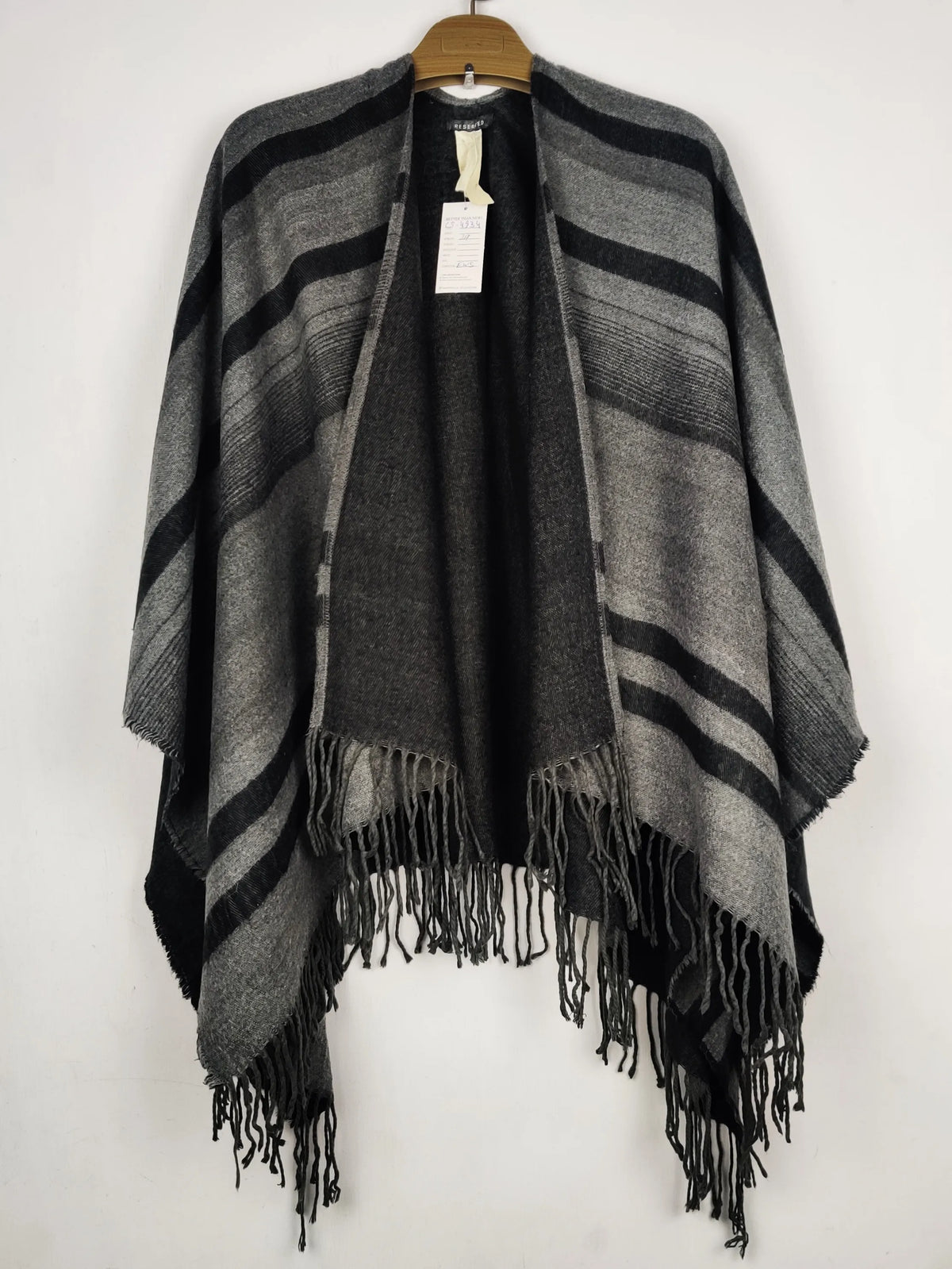 Buy online pre-used pre-loved 100% authentic & Original branded Unknown Brand (CS-4934) available in Pakistan. Top international brands avilable.