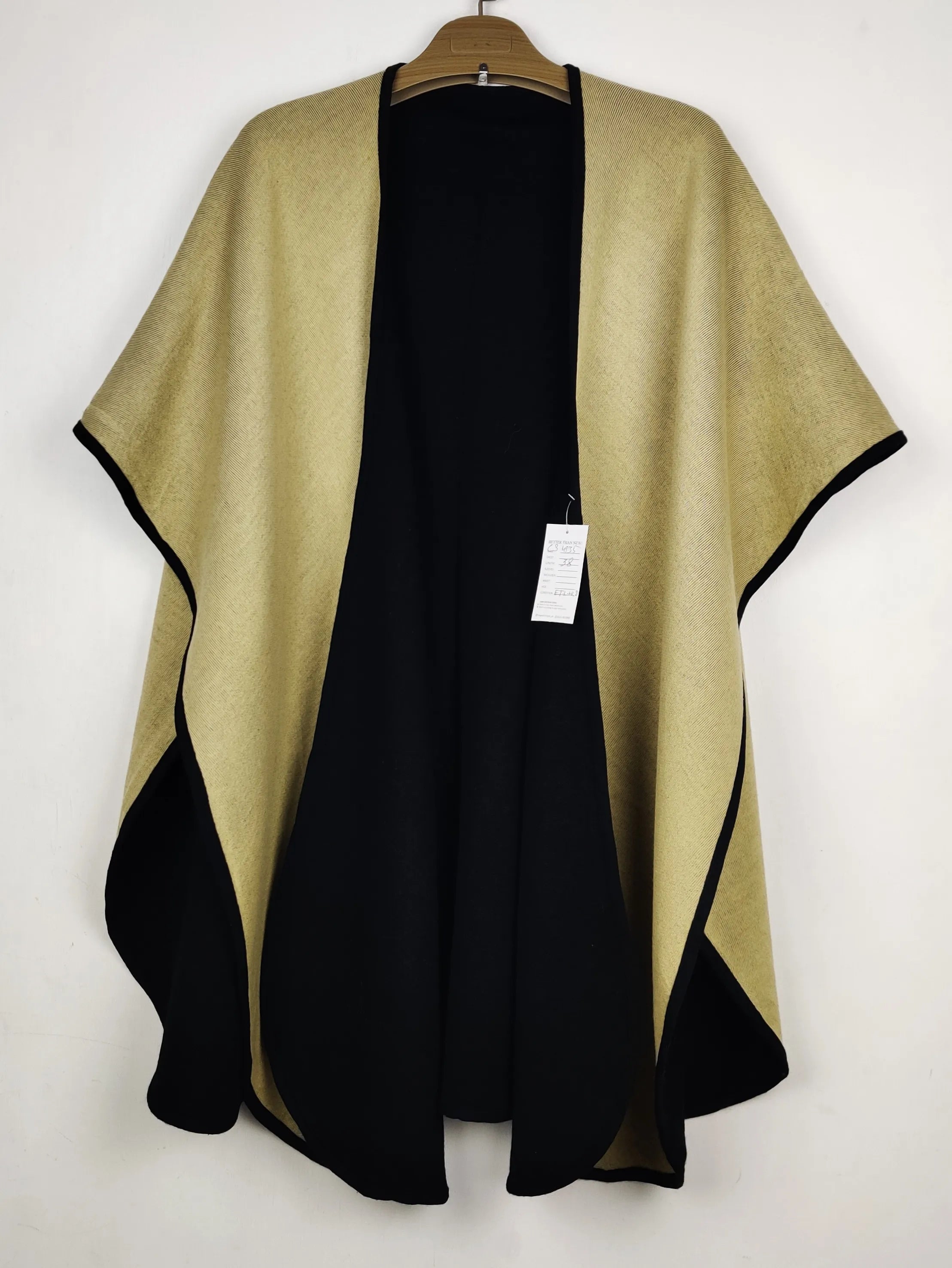 Buy online pre-used pre-loved 100% authentic & Original branded Unknown Brand (CS-4935) available in Pakistan. Top international brands avilable.