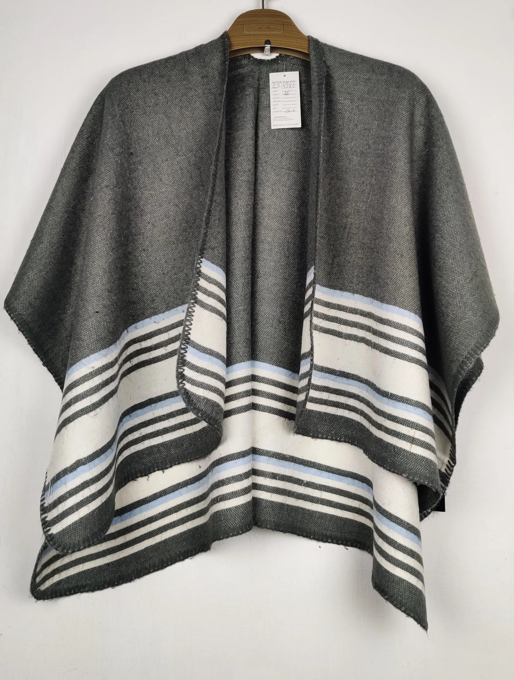 Buy online pre-used pre-loved 100% authentic & Original branded Unknown Brand (CS-4940) available in Pakistan. Top international brands avilable.